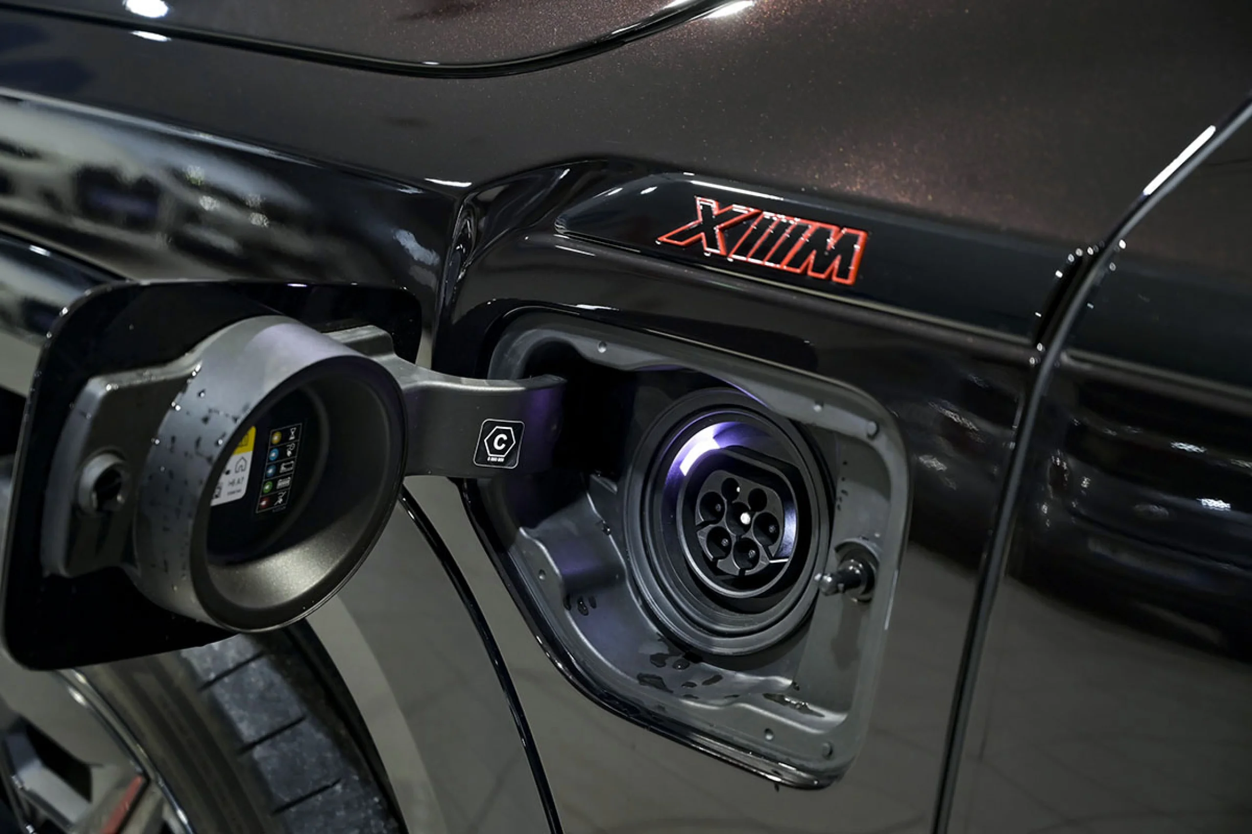 BMW XM XM 550 kW 748 CV Label Red - Foto 17