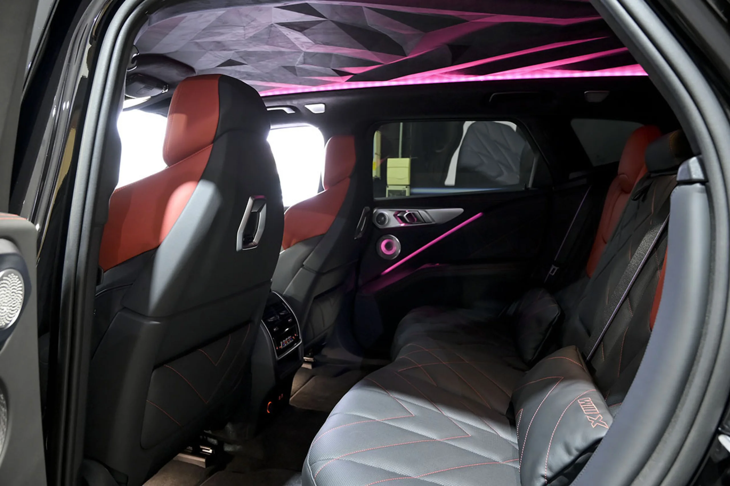 BMW XM XM 550 kW 748 CV Label Red - Foto 24