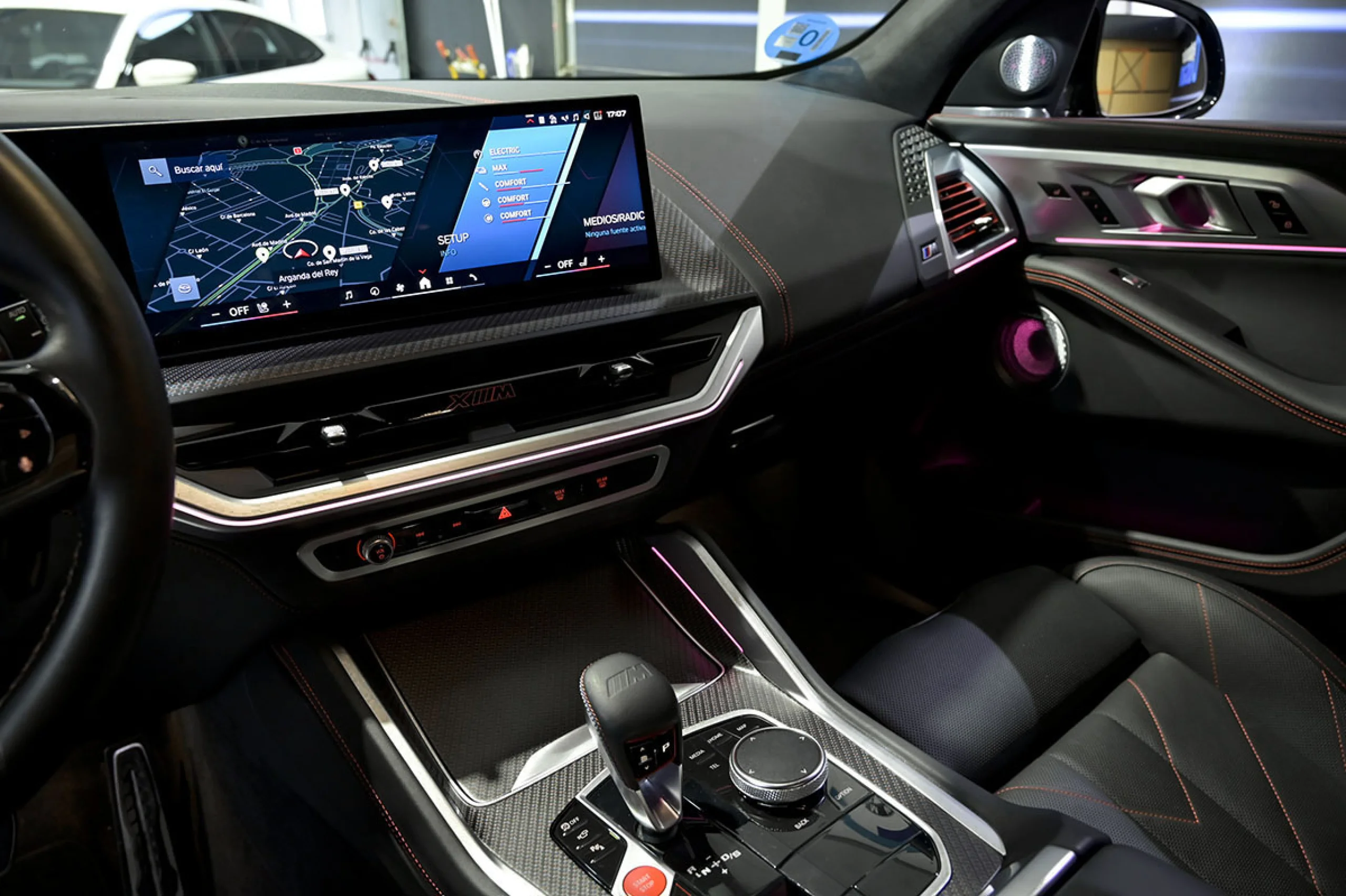 BMW XM XM 550 kW 748 CV Label Red - Foto 35