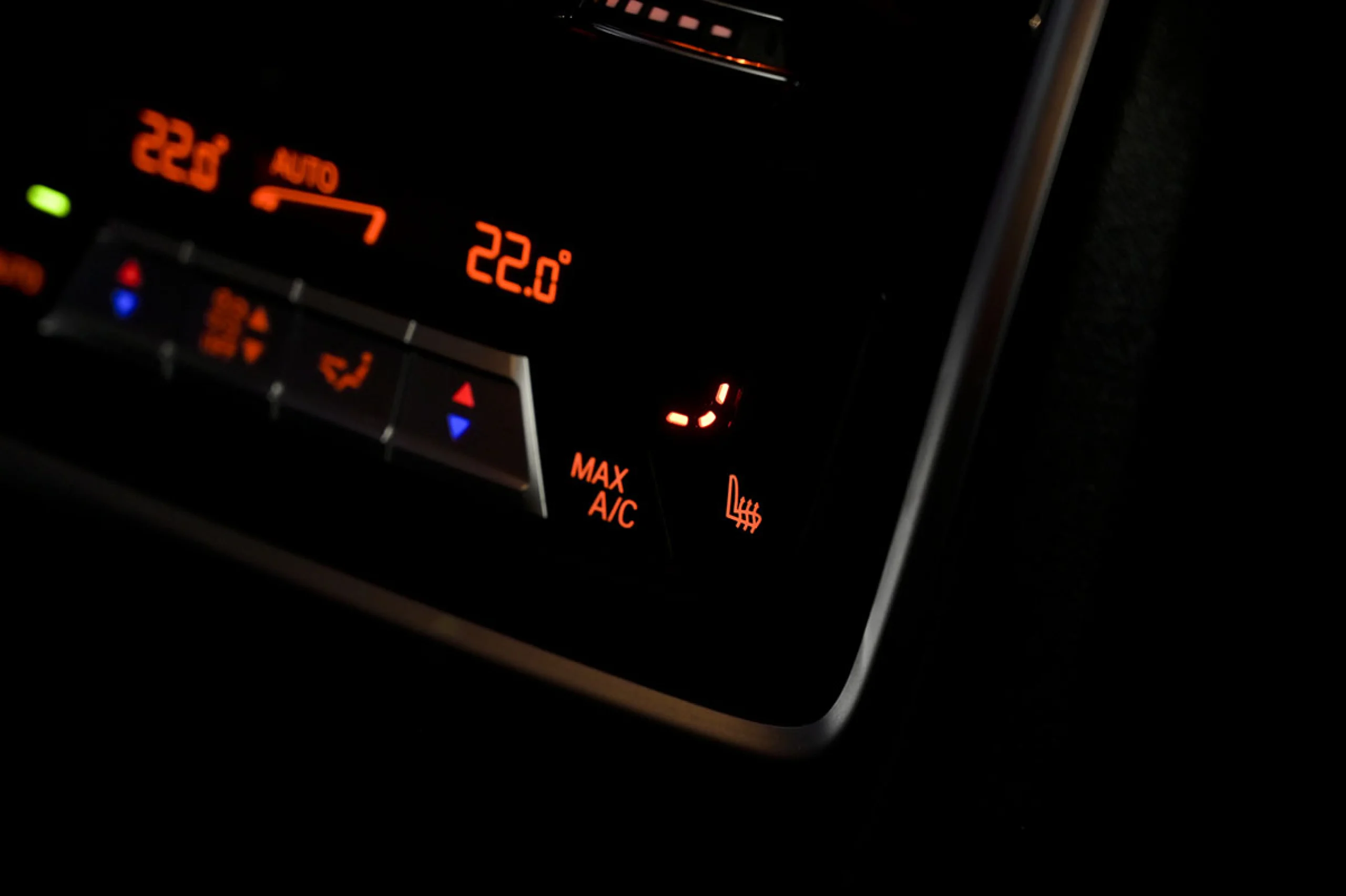 BMW XM XM 550 kW 748 CV Label Red - Foto 32