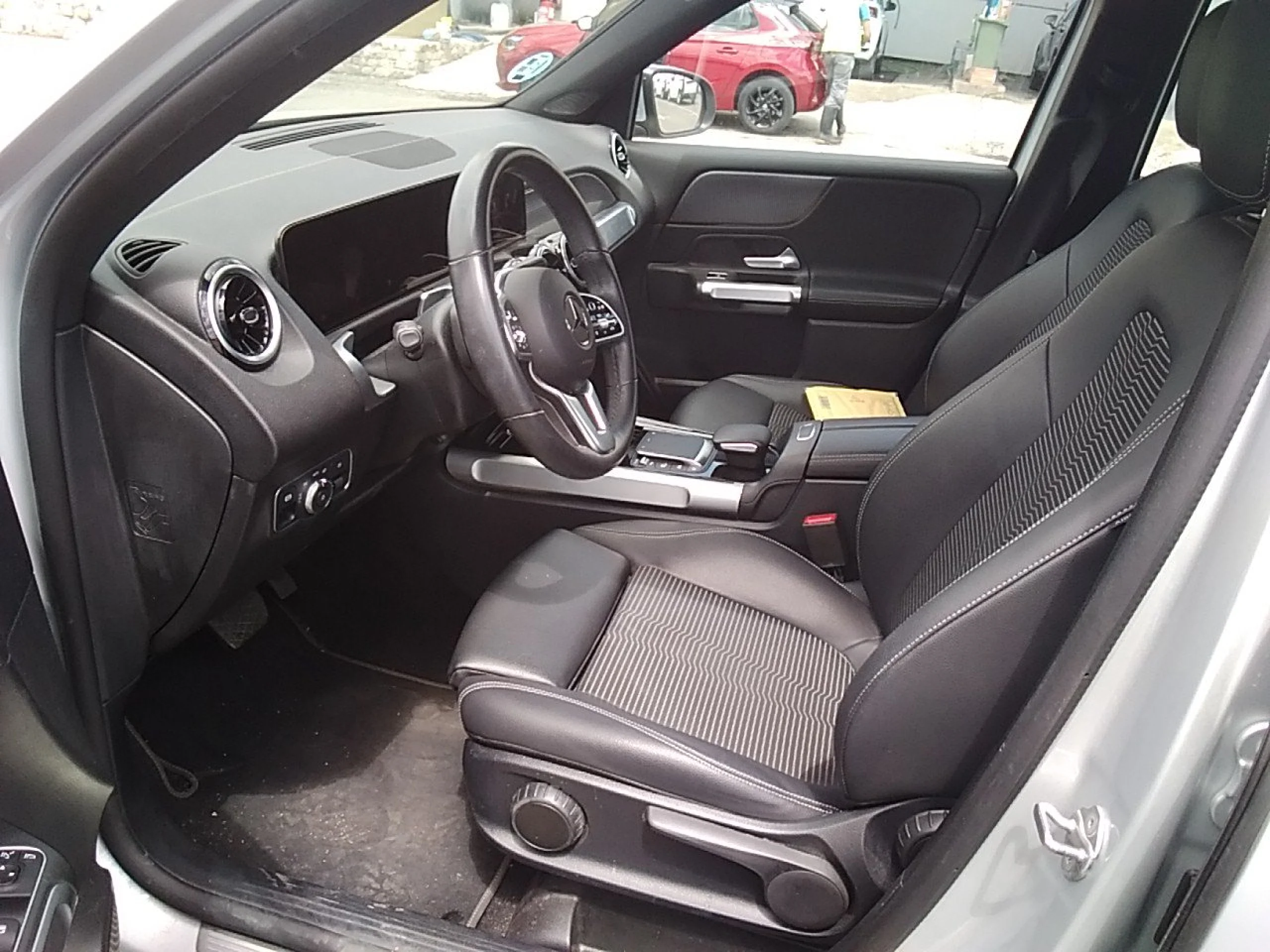 Mercedes-Benz GLB 200 MERCEDES GLB 2.0  200 D DCT 110KW (150CV) - Foto 7