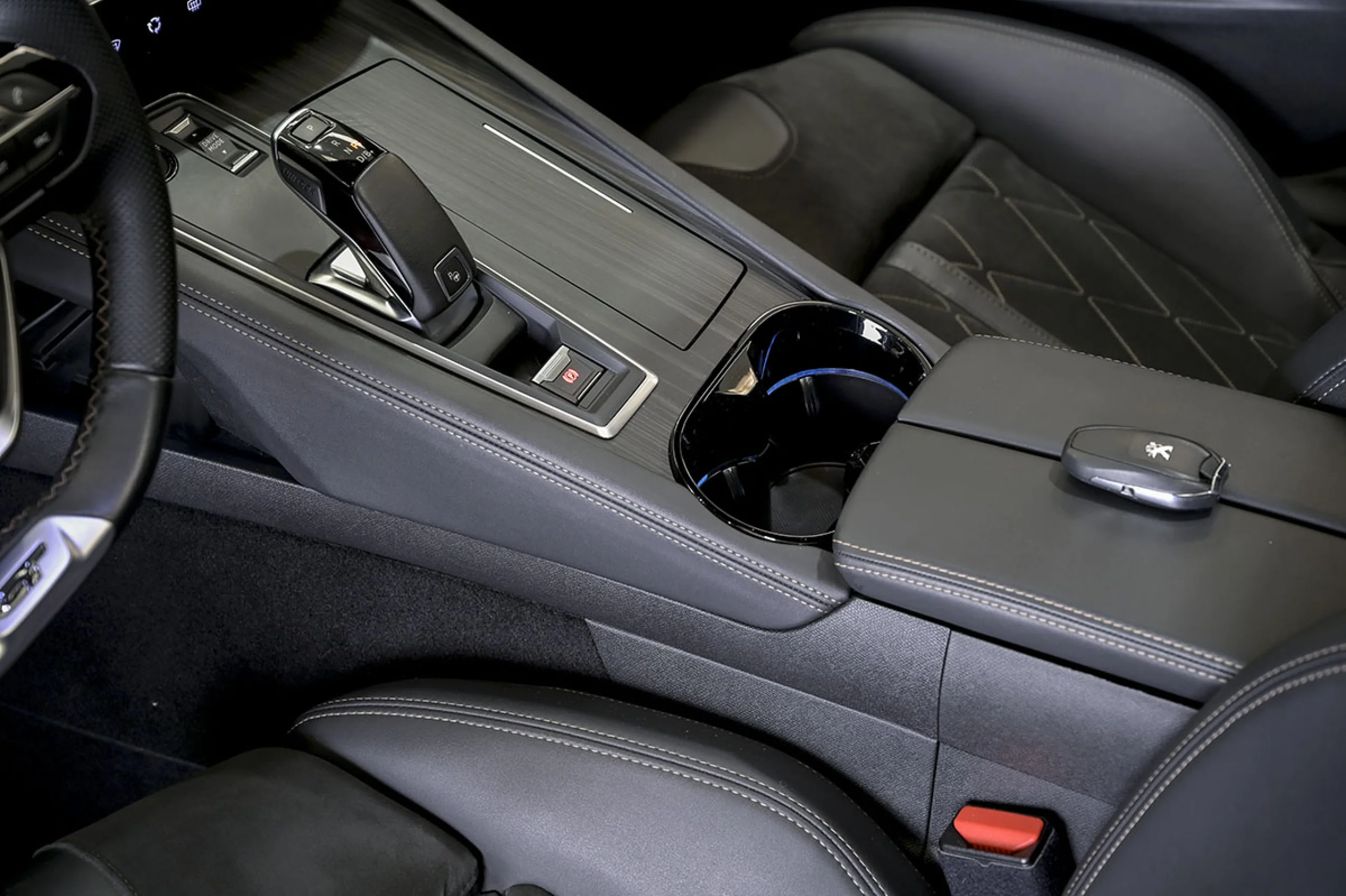 Peugeot 508 Hybrid SW GT HYBRID 225 eEAT8 - Foto 37