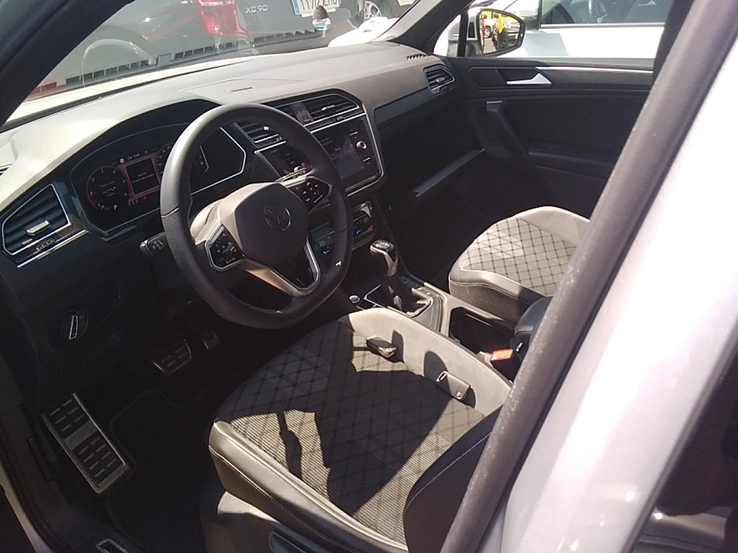 Volkswagen Tiguan R-Line 2.0 TDI 110kW (150CV) DSG - Foto 7