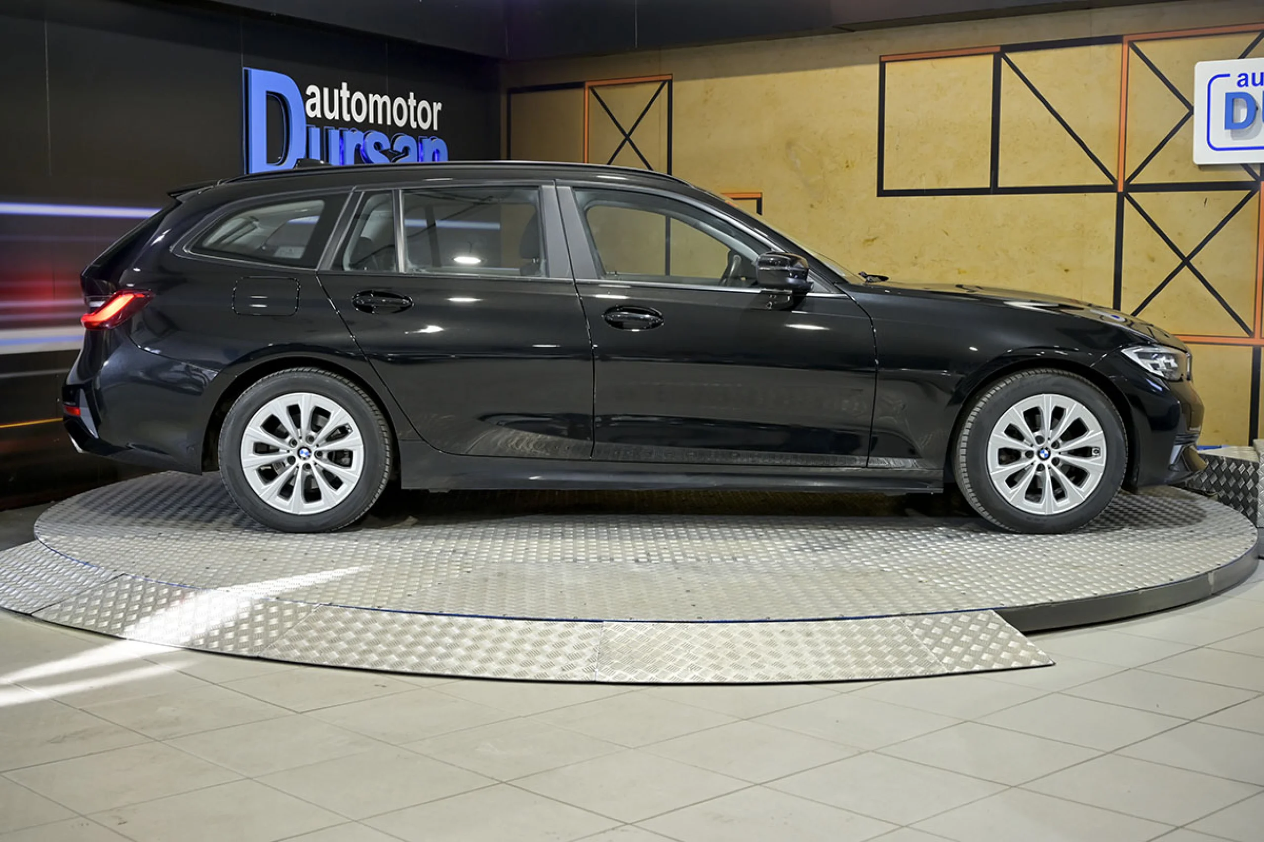 BMW 318 Serie 3 318d Auto.Touring - Foto 20