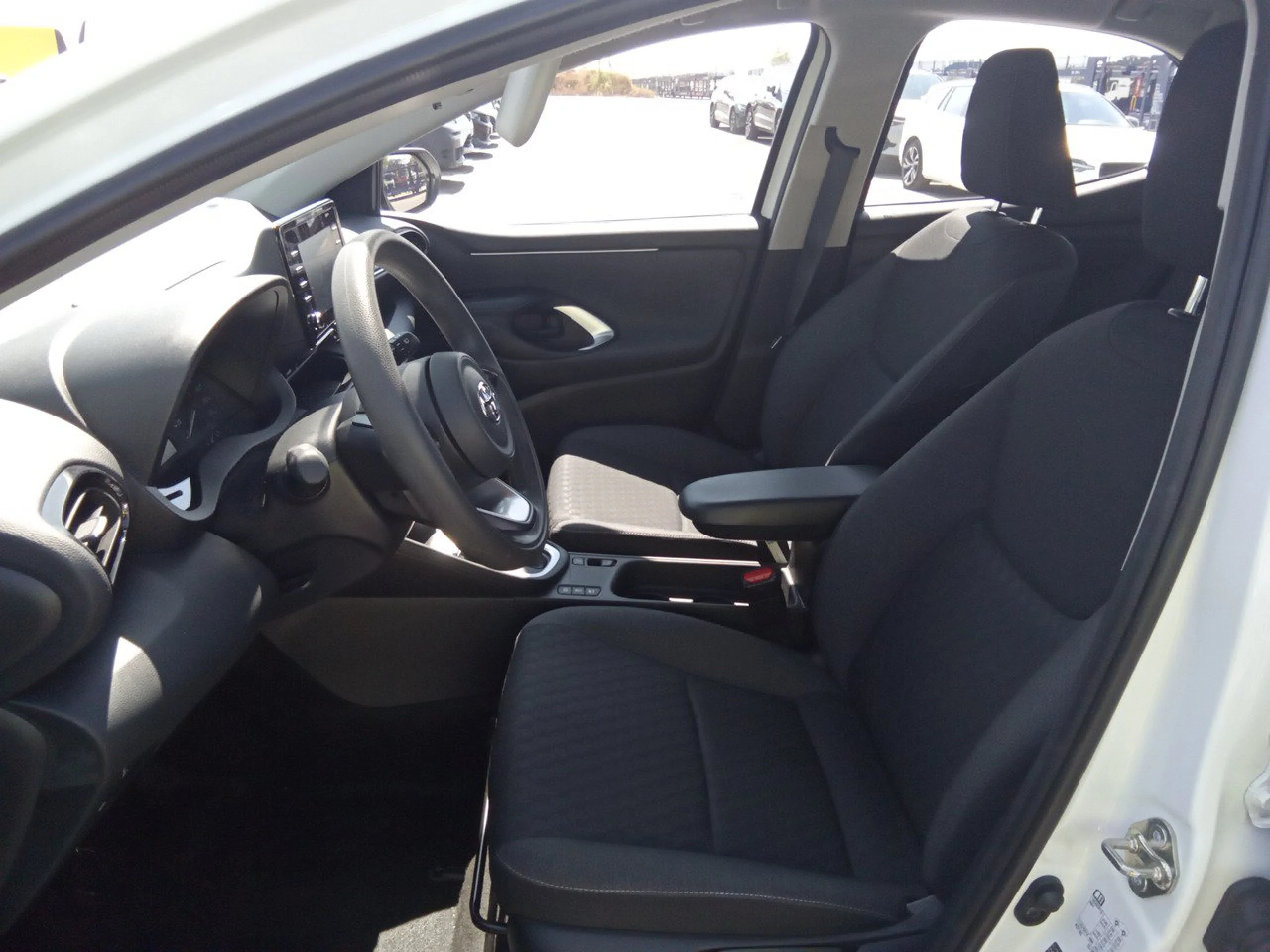 Toyota Yaris 1.5 120H Business Plus - Foto 7