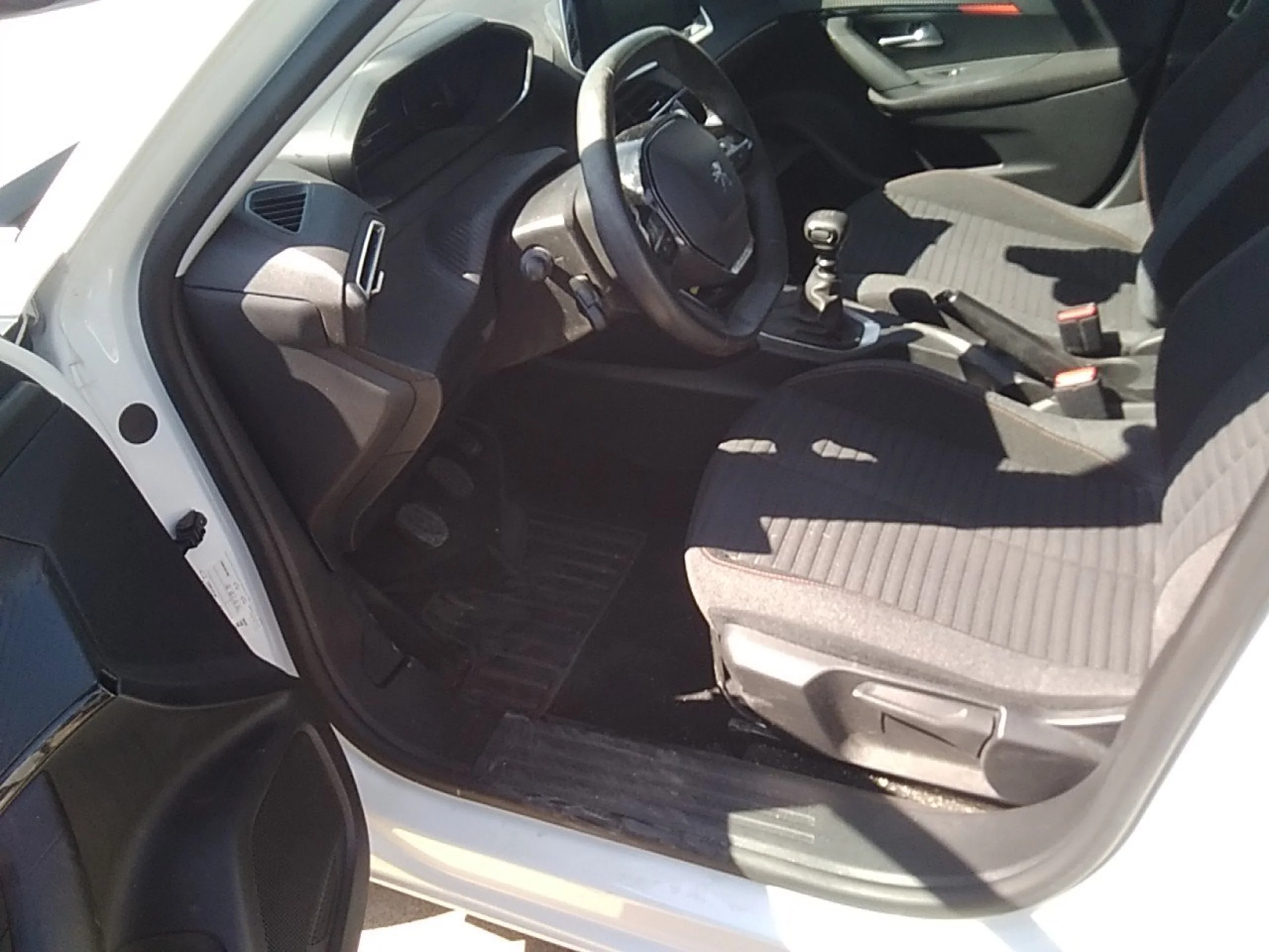 Peugeot 2008 Active BlueHDI 81kW (110CV) - Foto 7