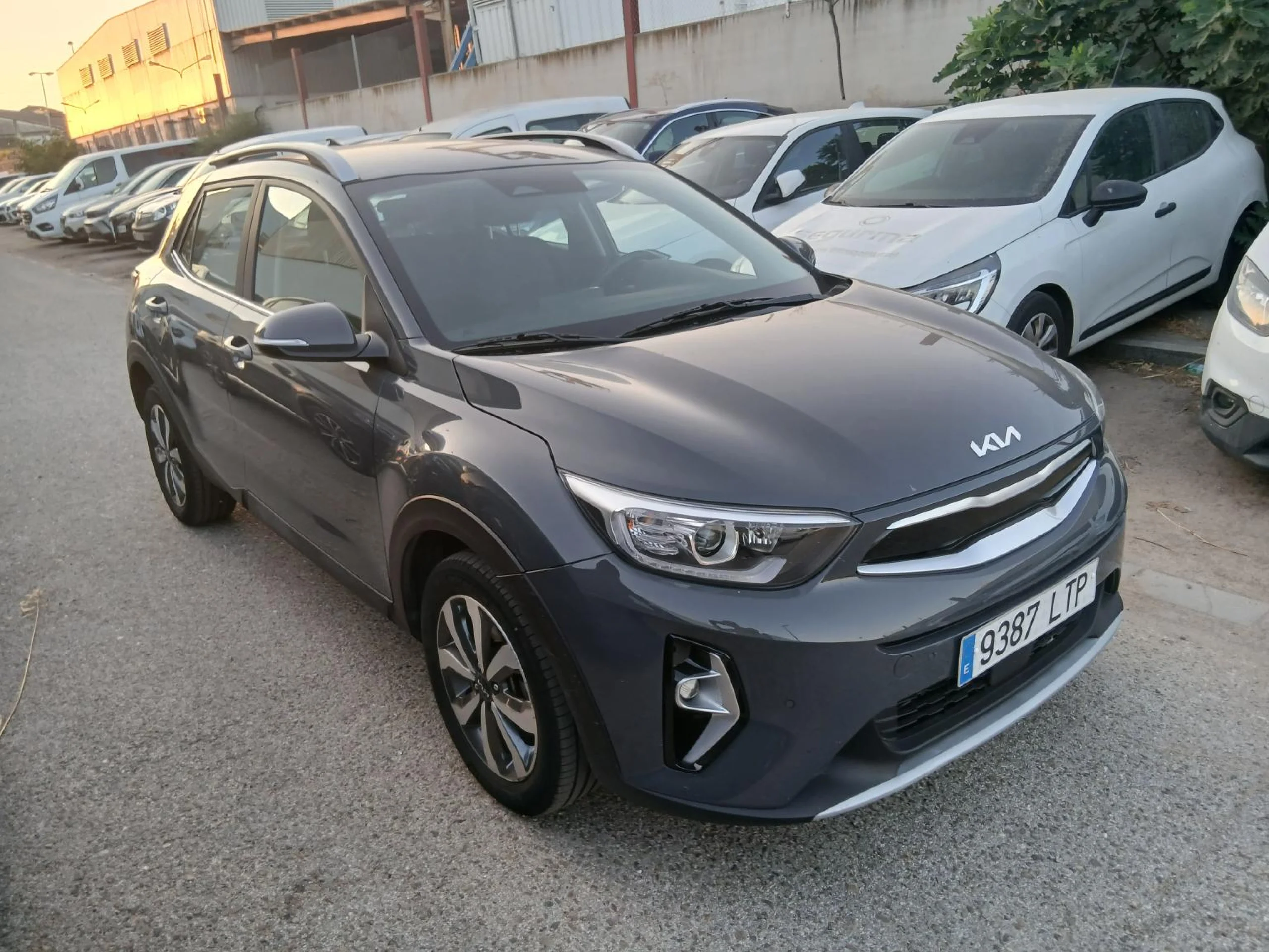 Kia Stonic 1.0 T-GDi 88kW (120CV) MHEV iMT Drive - Foto 4