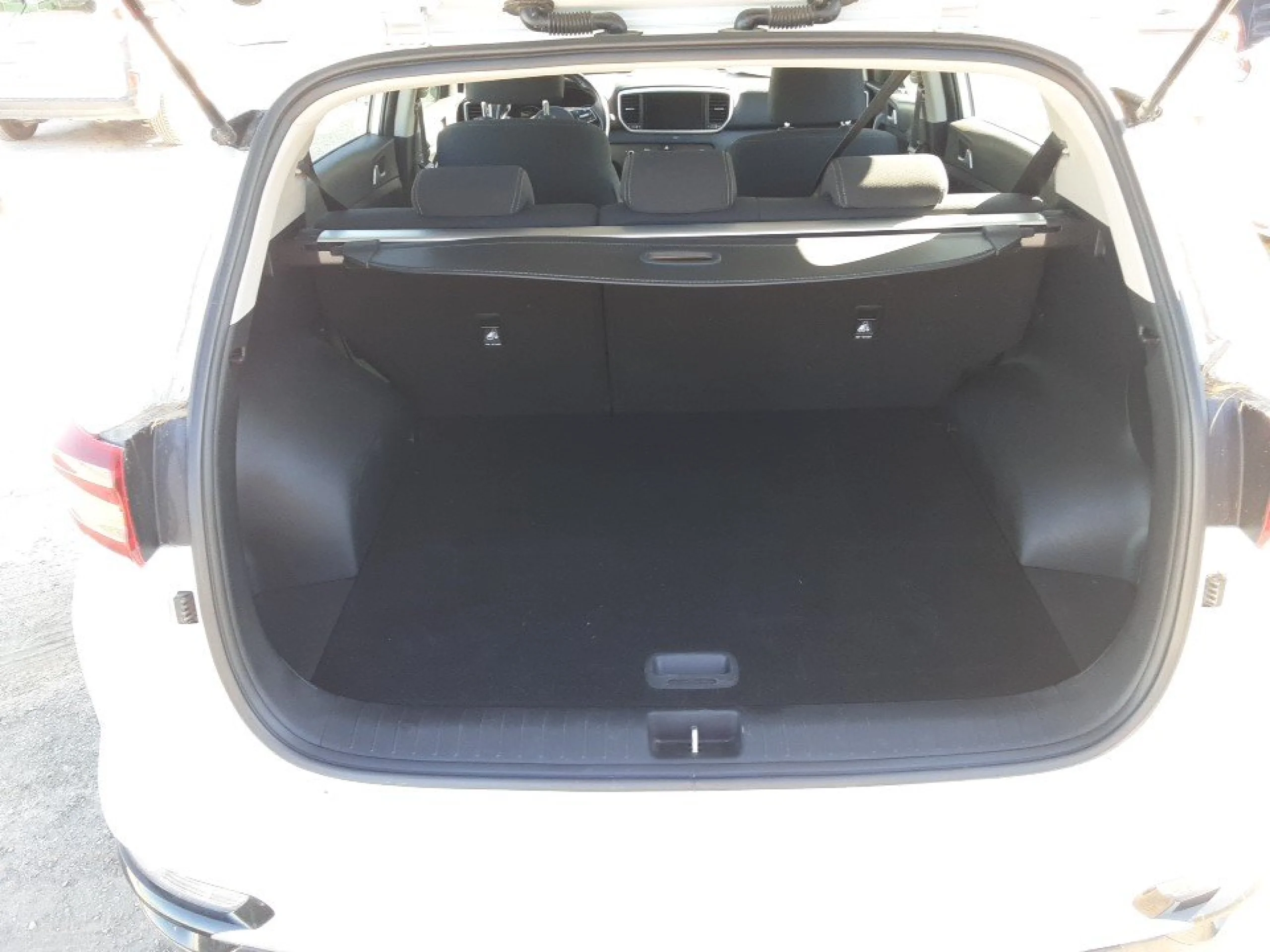 Kia Sportage 1.6 MHEV Business 100kW (136CV) 4x4 - Foto 7