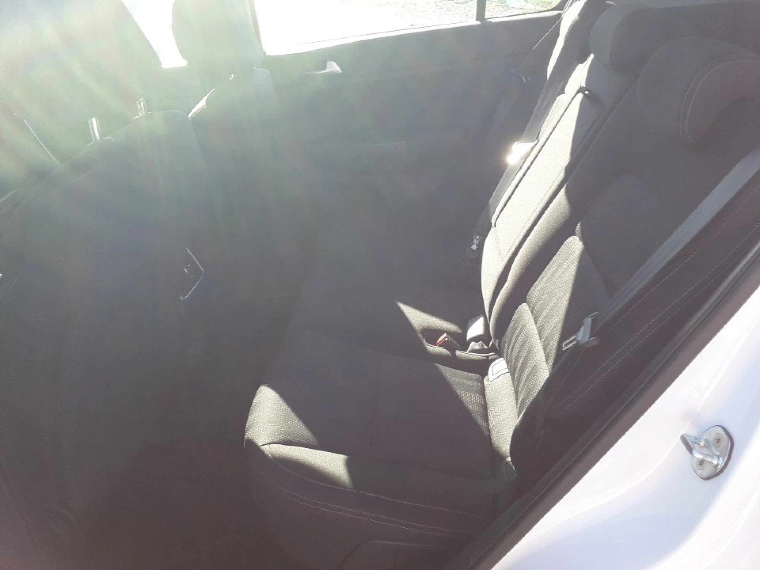 Kia Sportage 1.6 MHEV Business 100kW (136CV) 4x4 - Foto 8