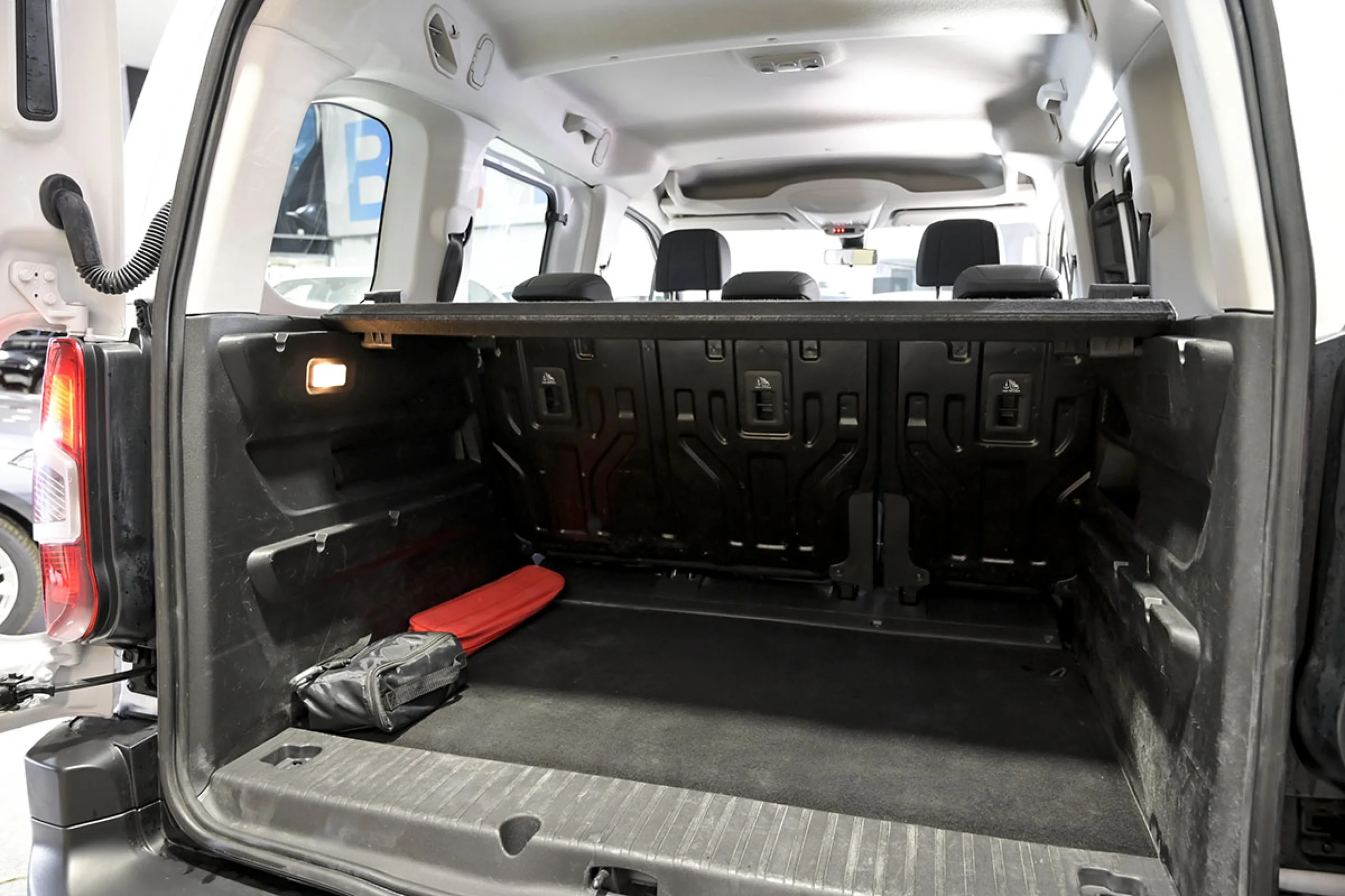 Peugeot Rifter Active Pack Standard BlueHDi 73kW - Foto 17