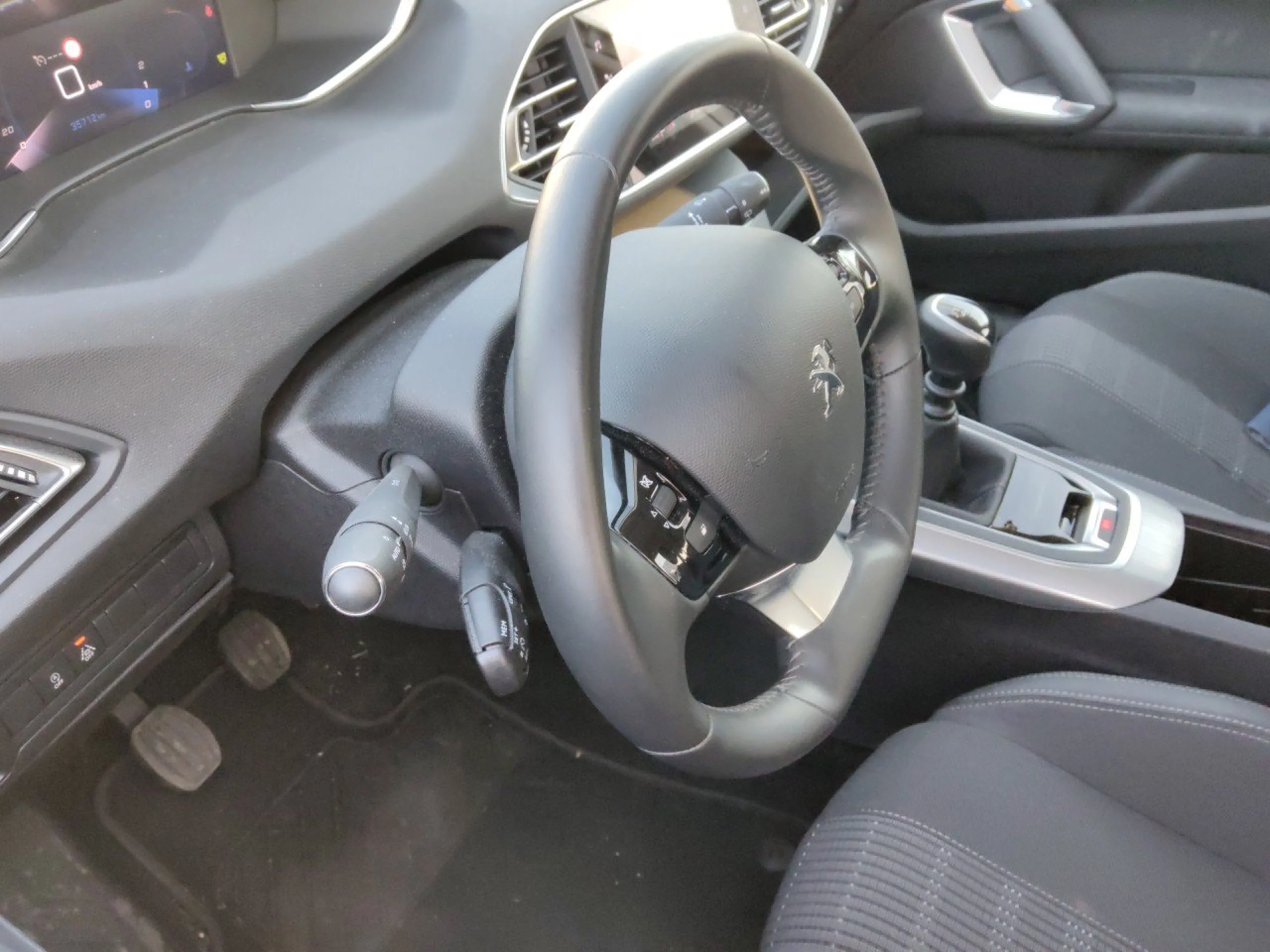 Peugeot 308 SW Allure BlueHDI 130 S&amp;S - Foto 7