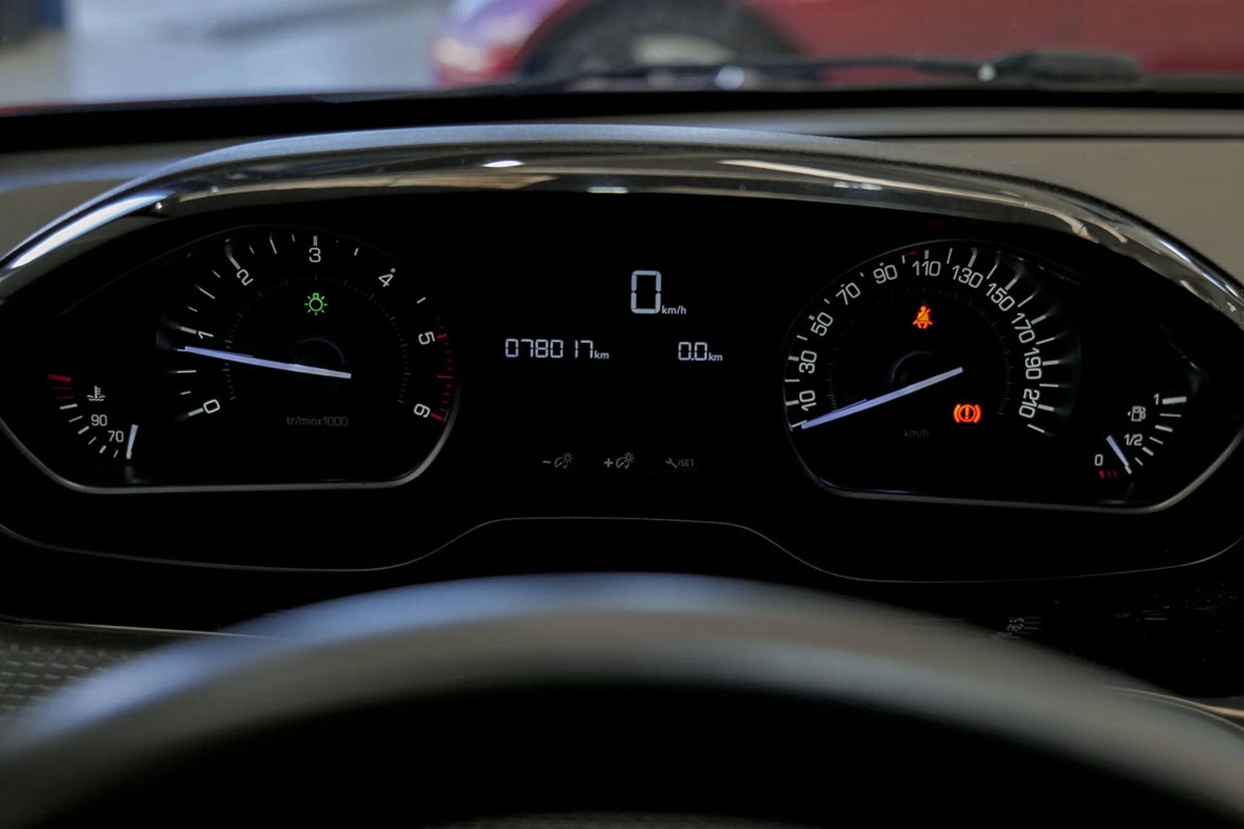 Peugeot 208 5P STYLE 1.6 BlueHDi 73KW 100CV - Foto 5