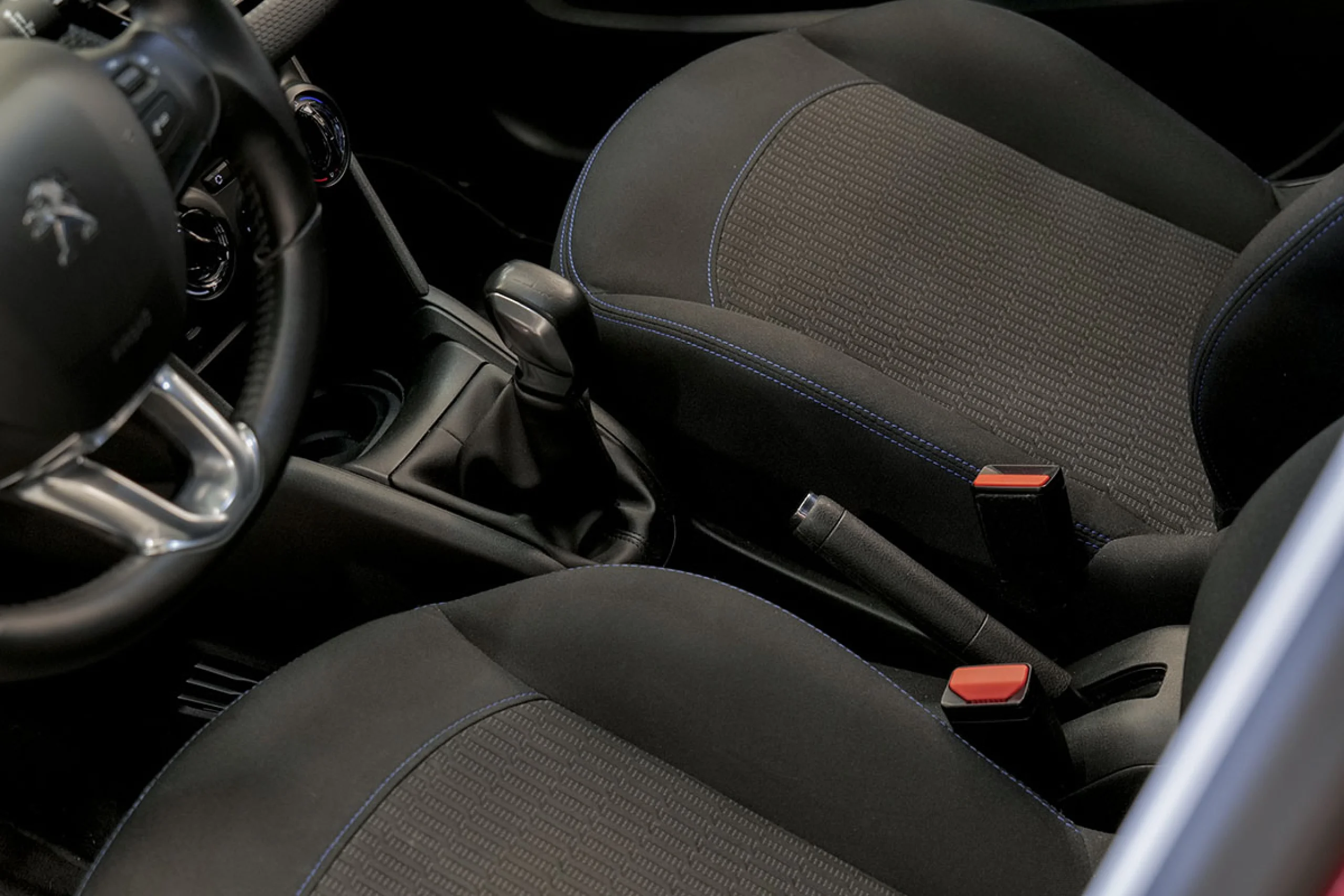 Peugeot 208 5P STYLE 1.6 BlueHDi 73KW 100CV - Foto 32