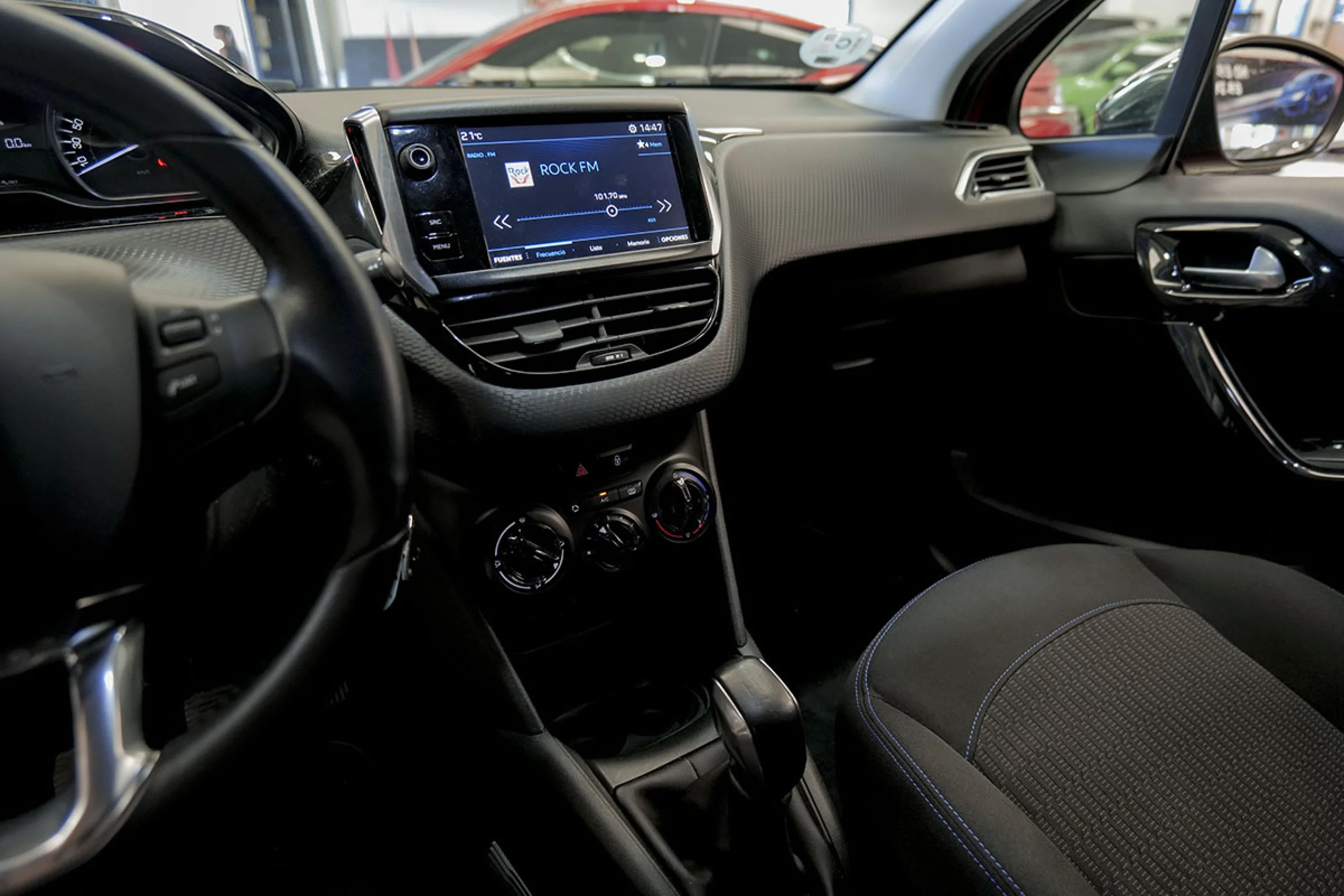 Peugeot 208 5P STYLE 1.6 BlueHDi 73KW 100CV - Foto 27