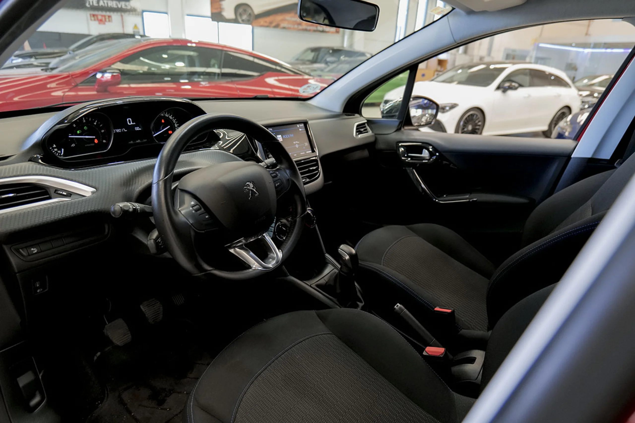 Peugeot 208 5P STYLE 1.6 BlueHDi 73KW 100CV - Foto 4