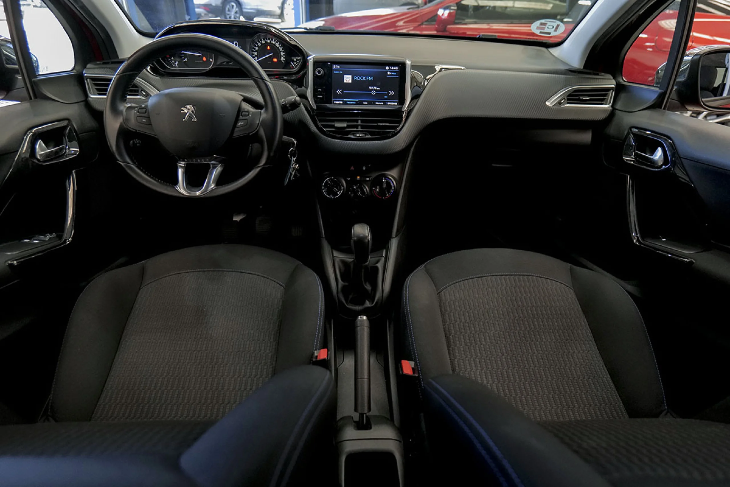 Peugeot 208 5P STYLE 1.6 BlueHDi 73KW 100CV - Foto 6