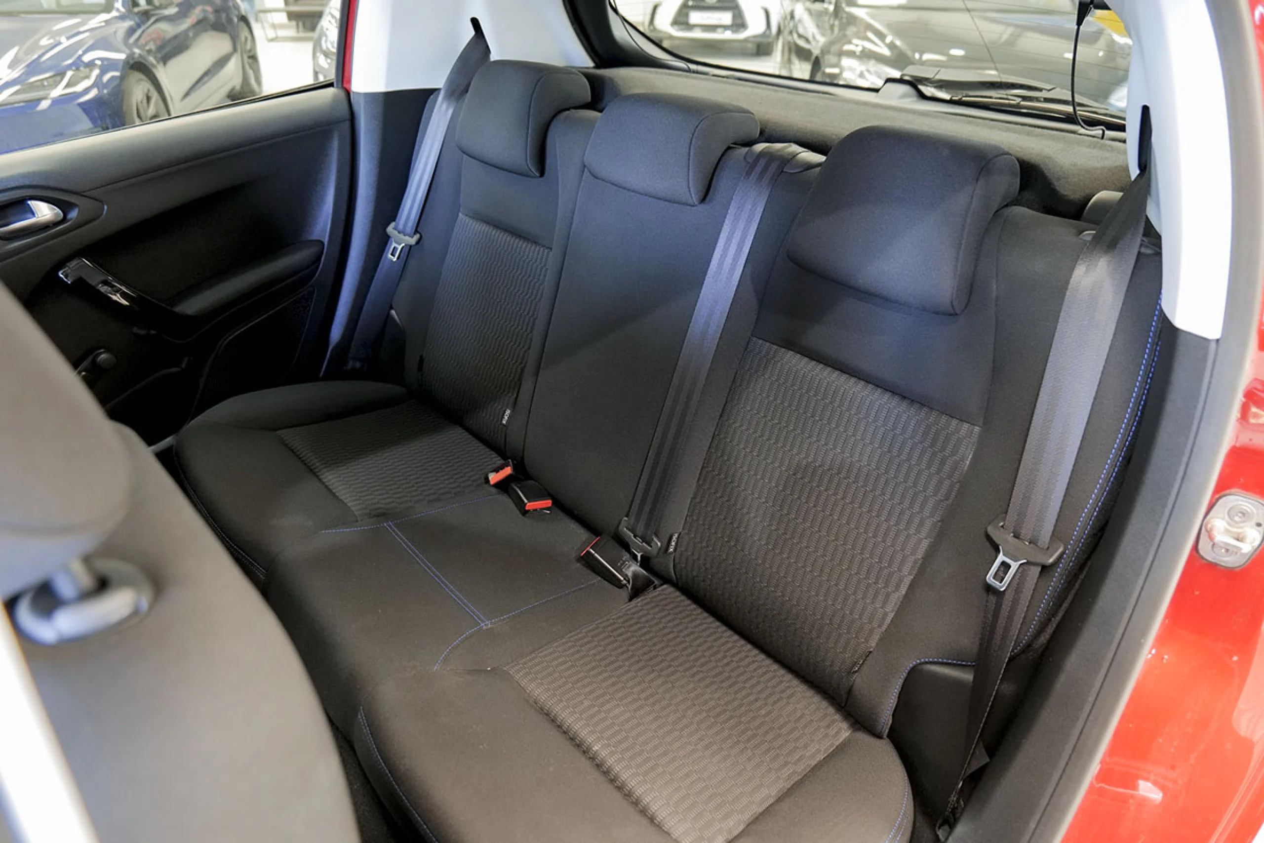 Peugeot 208 5P STYLE 1.6 BlueHDi 73KW 100CV - Foto 15