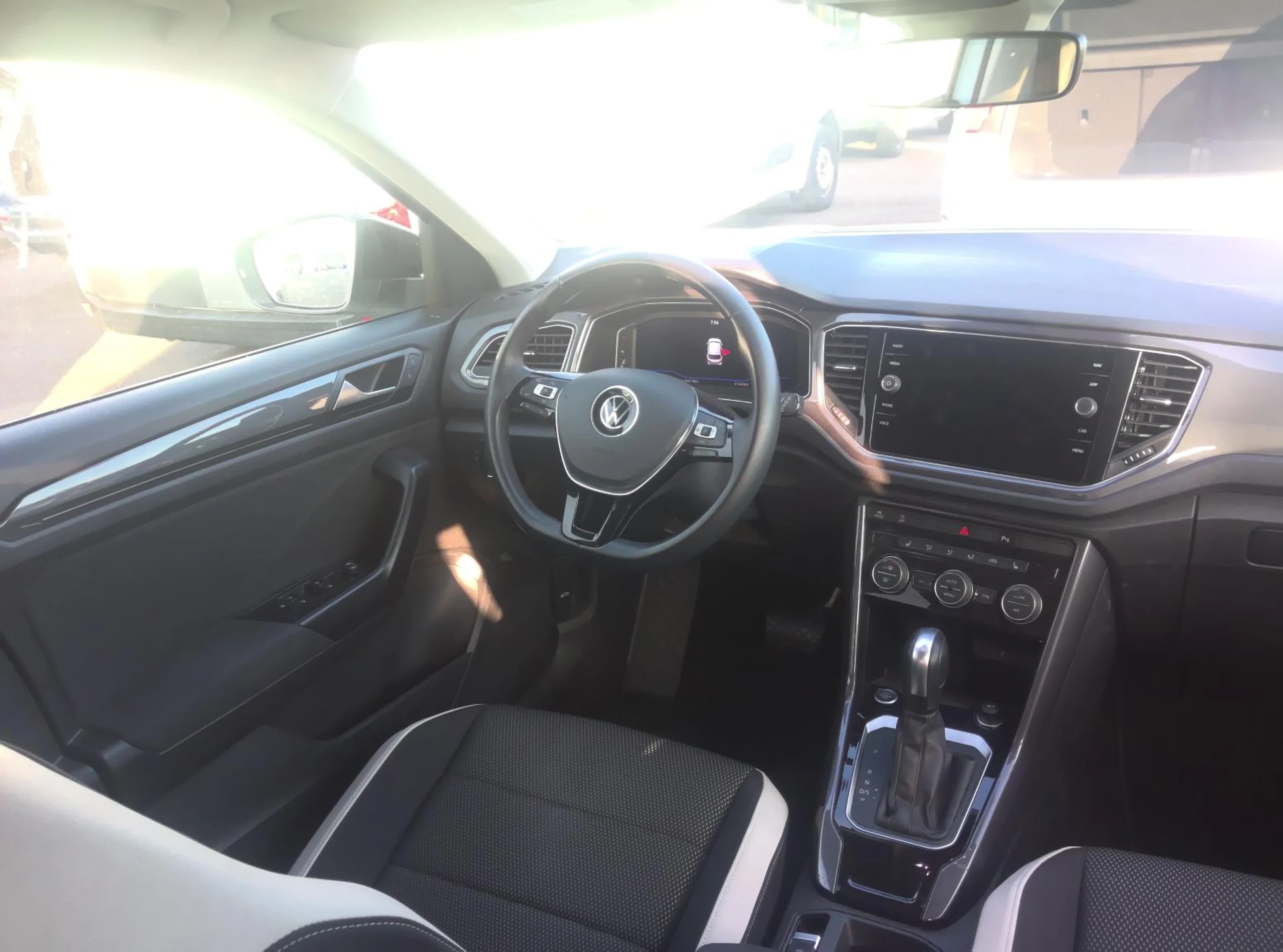 Volkswagen T-Roc Sport 1.5 TSI 110kW (150CV) DSG - Foto 5