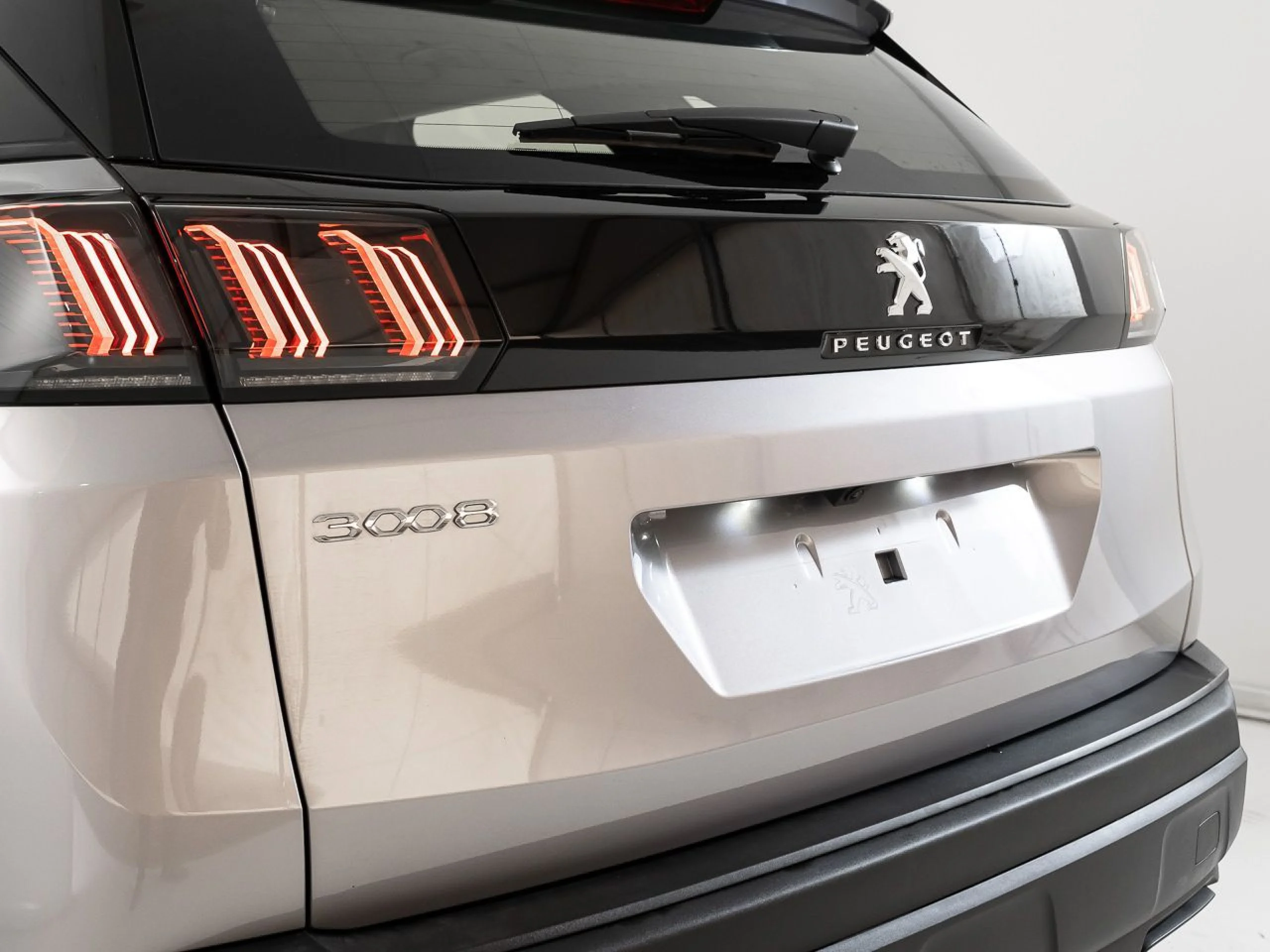 Peugeot 3008 1.2 PureTech 96KW SS Allure Pack EAT8 - Foto 9