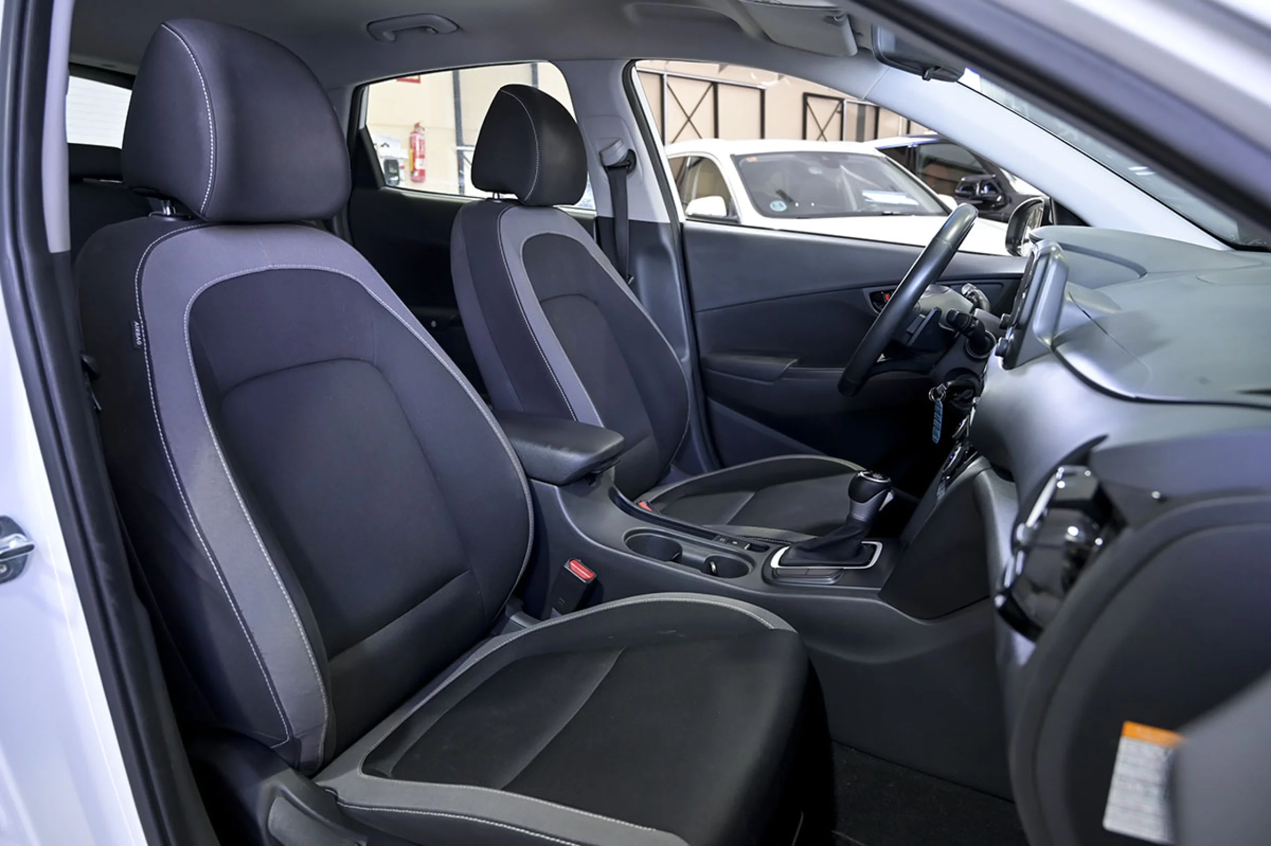 Hyundai Kona 1.6 GDI HEV Klass DCT - Foto 30