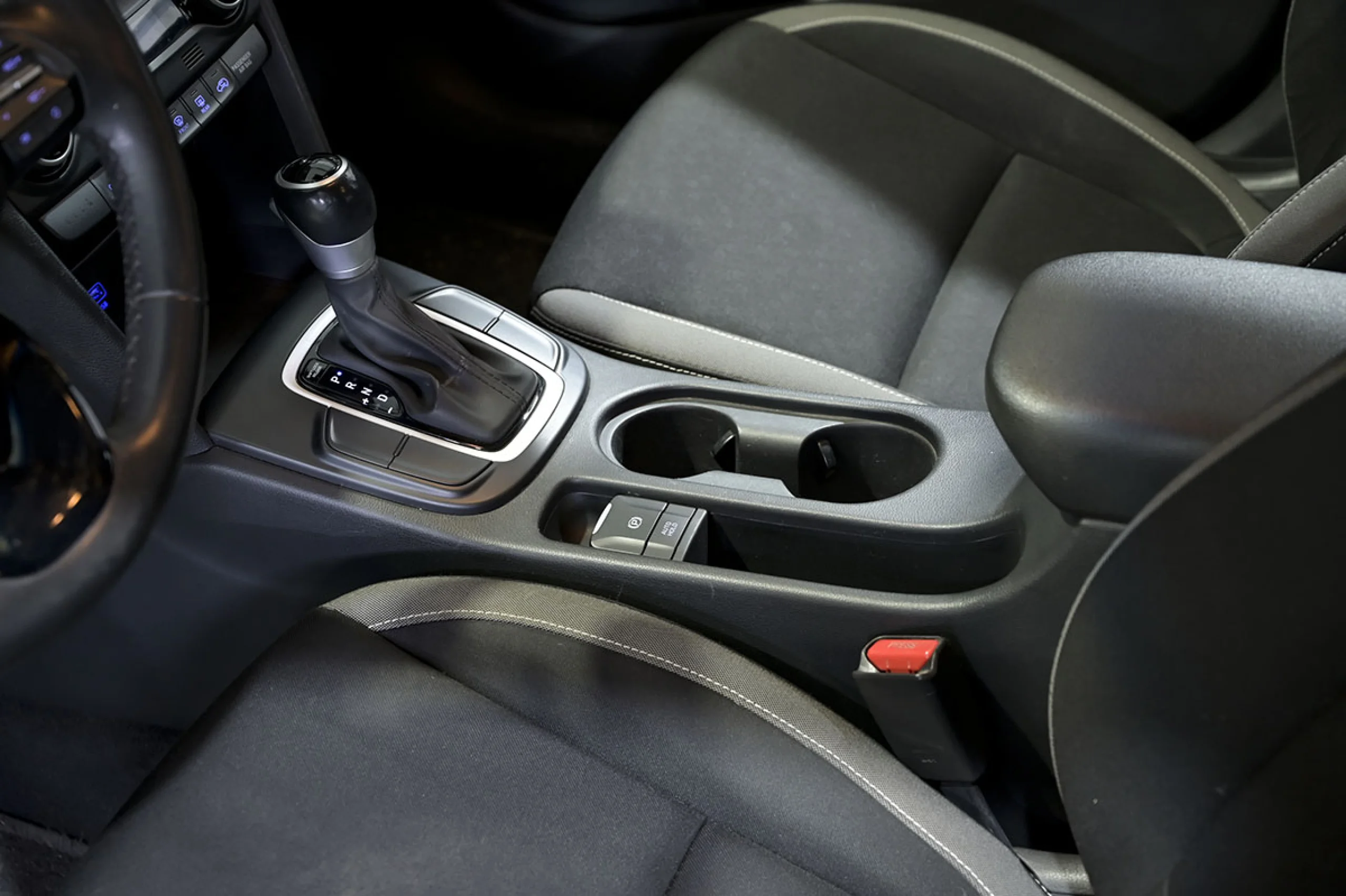 Hyundai Kona 1.6 GDI HEV Klass DCT - Foto 33