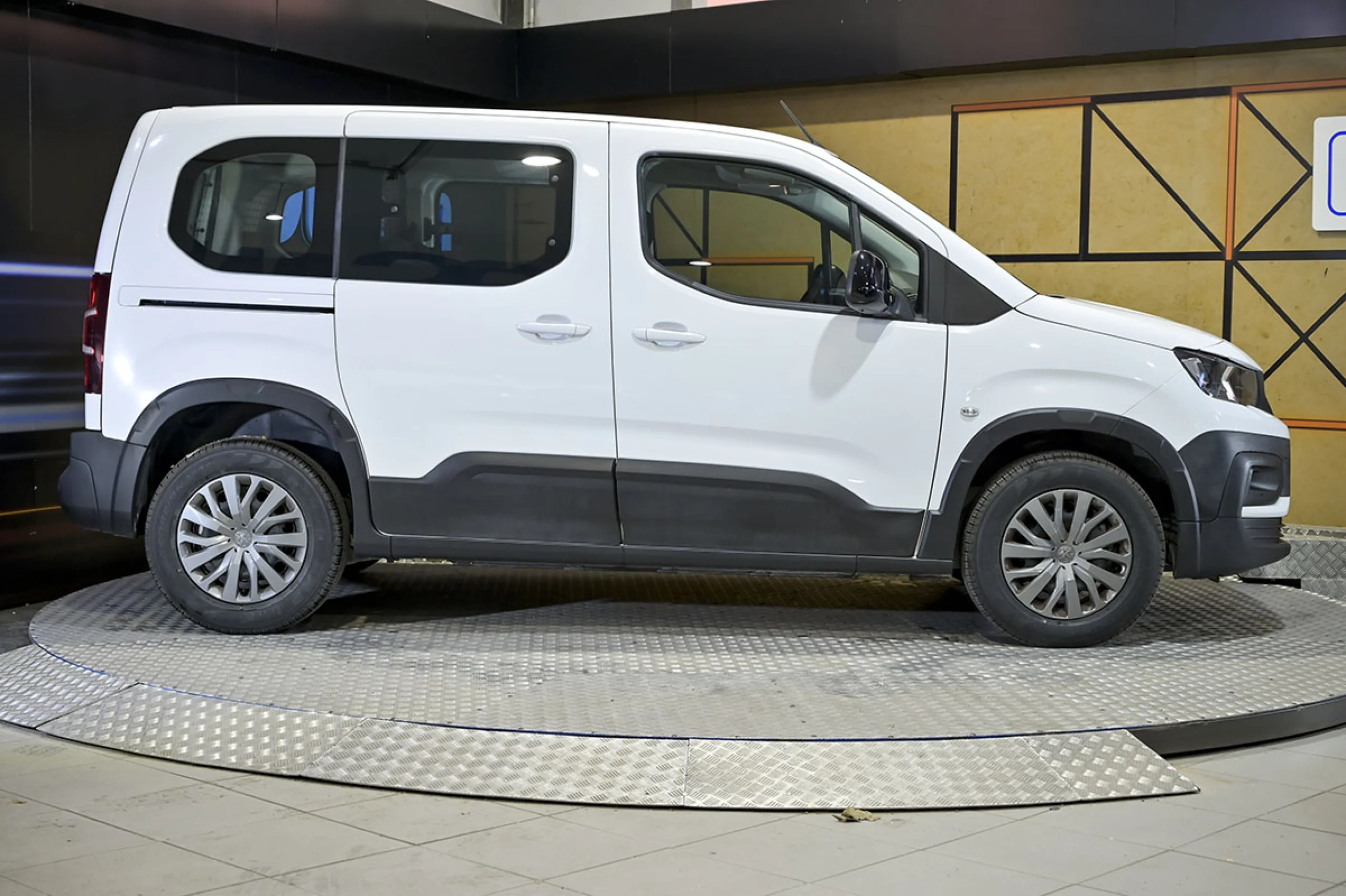 Peugeot Rifter Active Pack Business Std. BlueHDi 100 - Foto 17