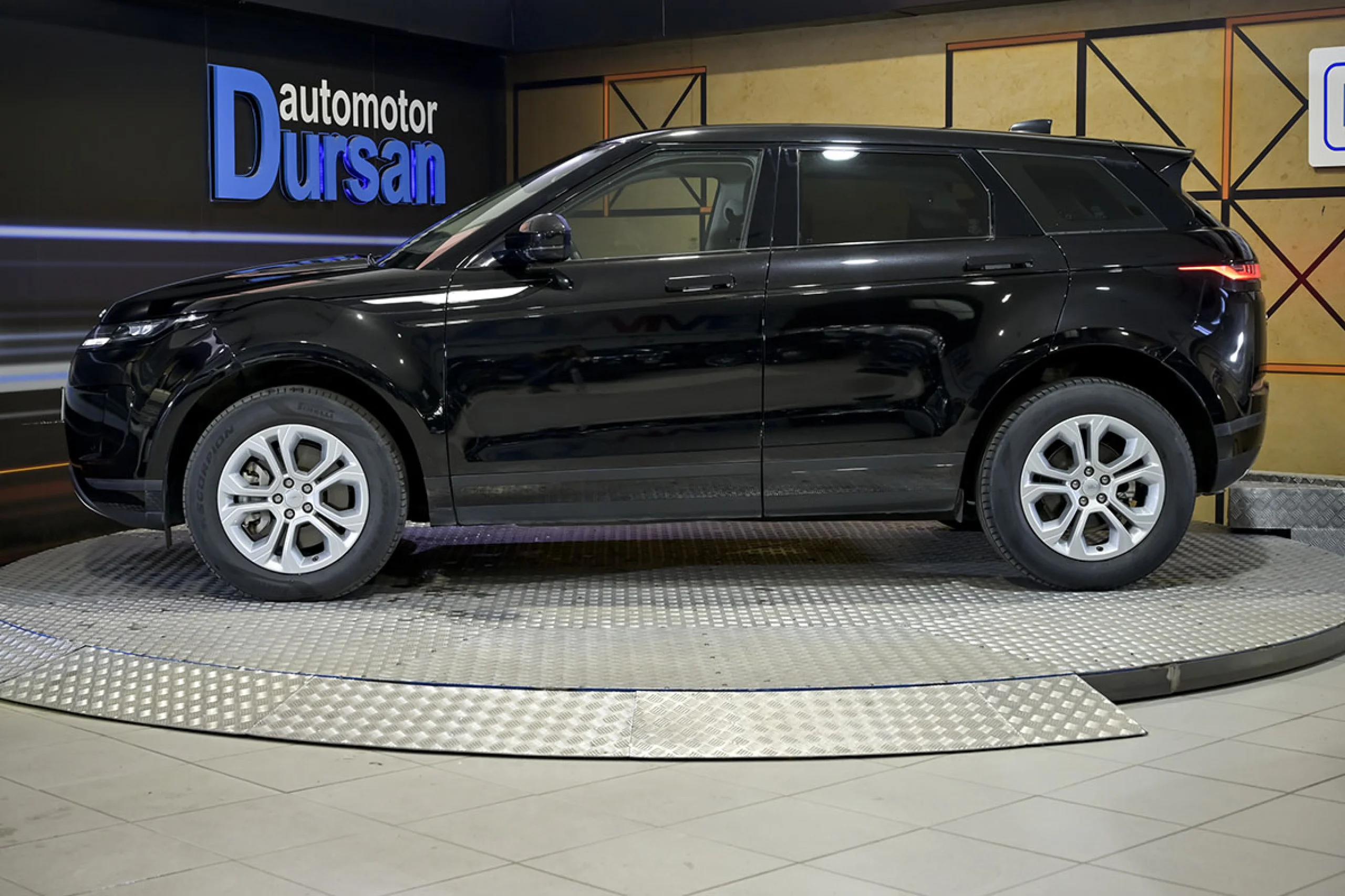 Land Rover Range Rover Evoque 2.0 D150 S AUTO 4WD - Foto 19