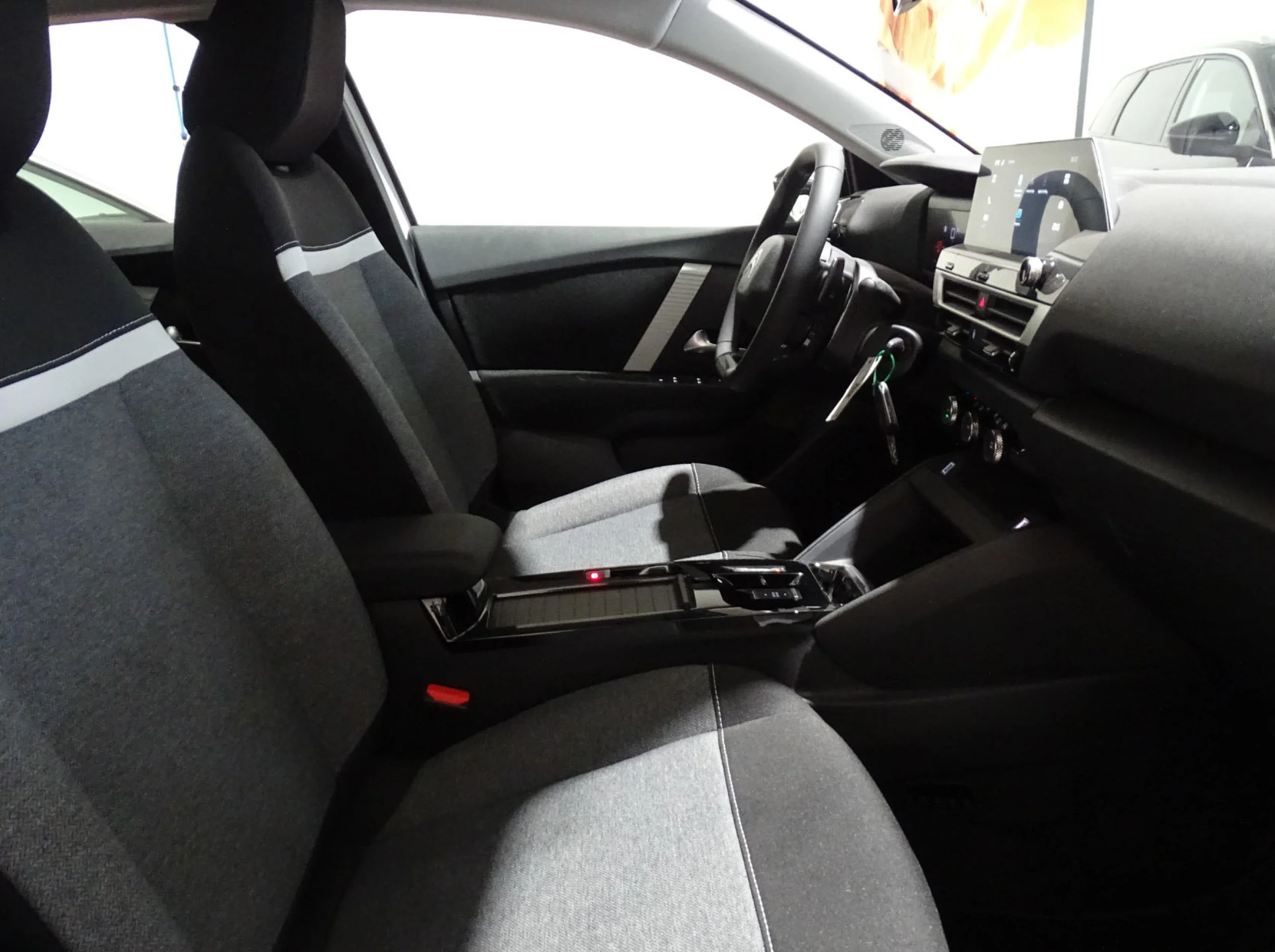 Citroen C4 Hybrid 100 eDCS6 You - Foto 27