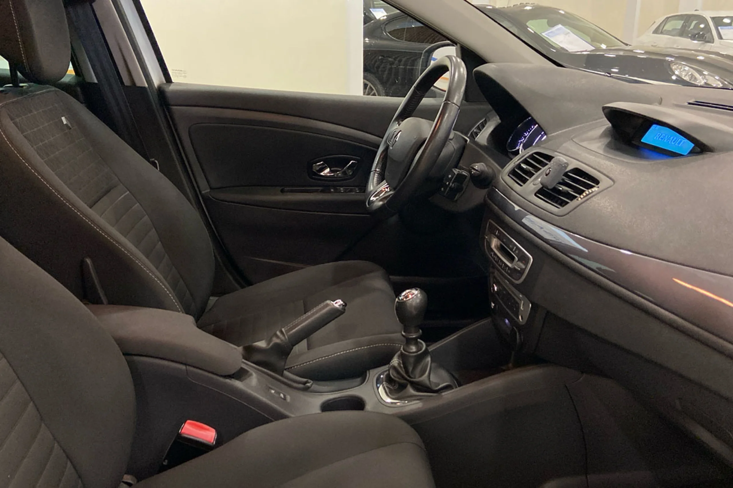 Renault Megane Mégane Limited Energy TCe 115 SS eco2 - Foto 9