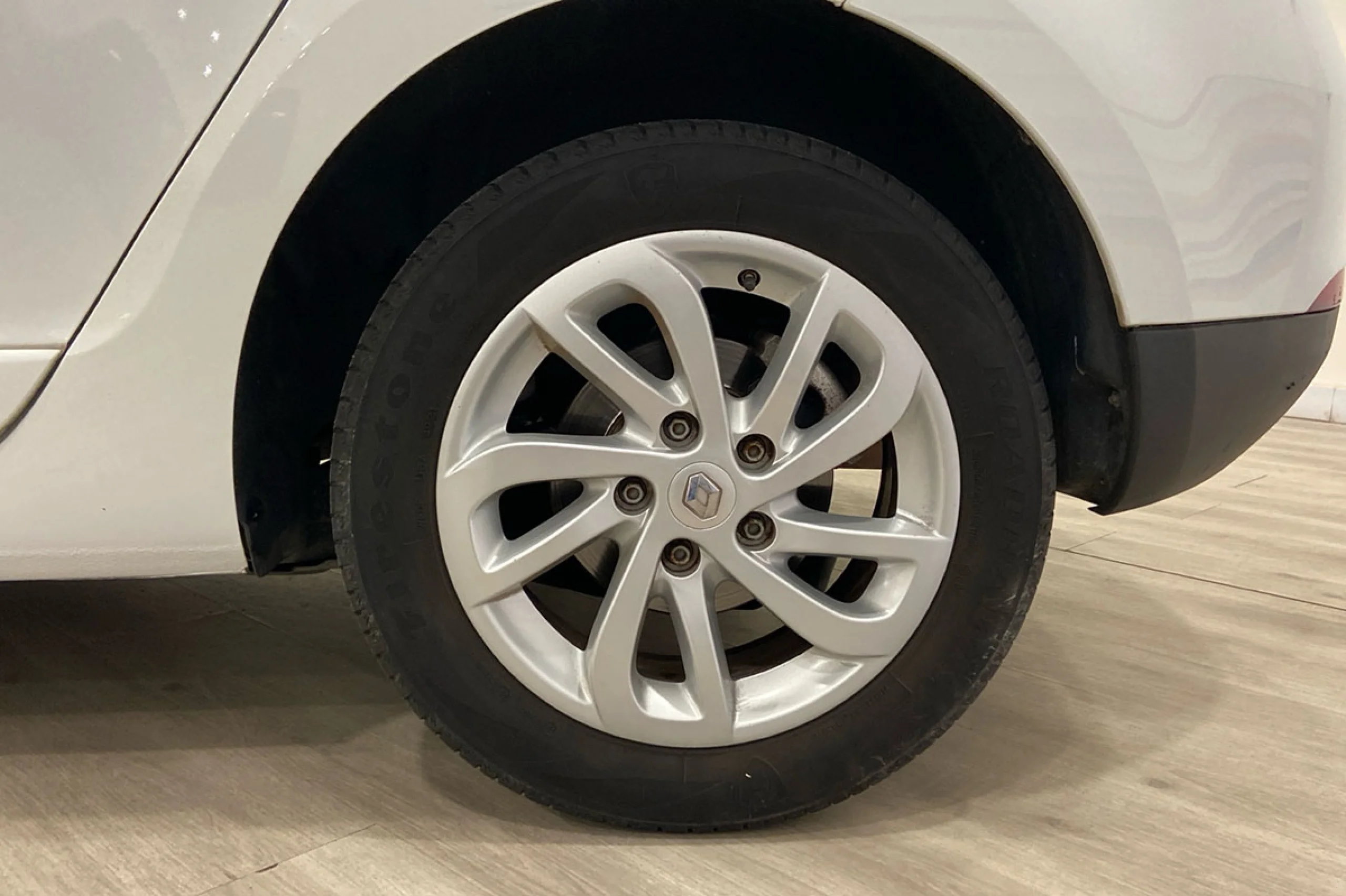 Renault Megane Mégane Limited Energy TCe 115 SS eco2 - Foto 12