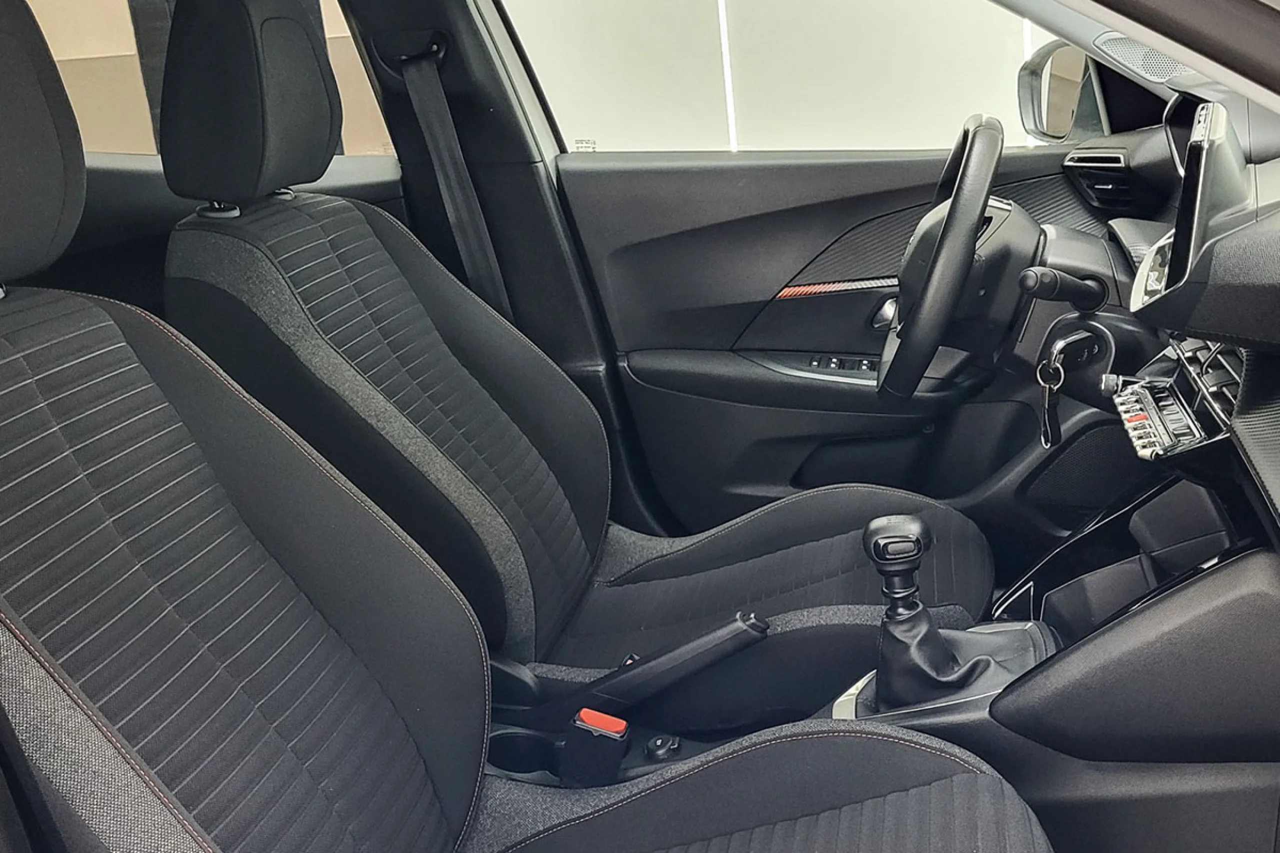 Peugeot 2008 Active Pack Puretech 100 SS BVM6 - Foto 17