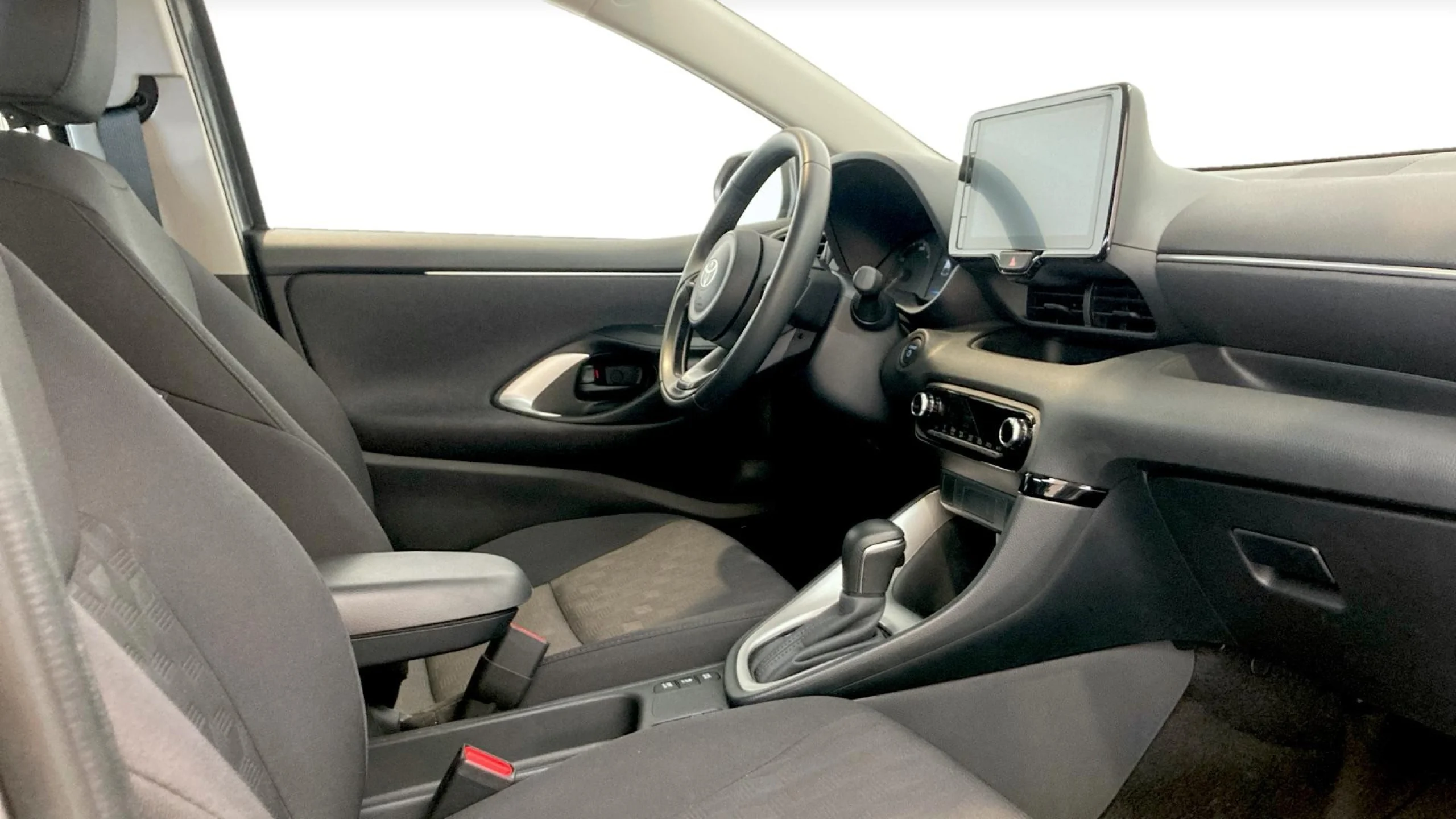 Toyota Yaris 120H Active Plus - Foto 9