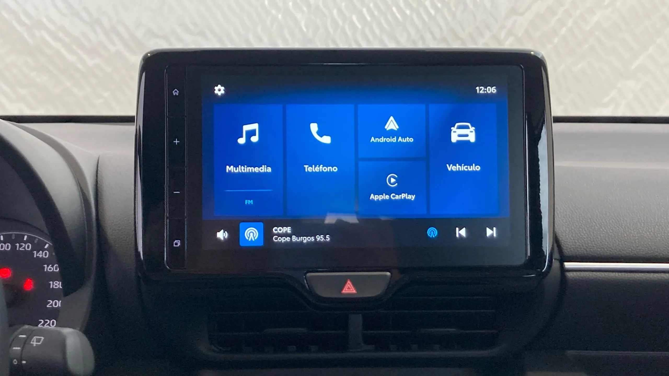 Toyota Yaris 120H Active Plus - Foto 15