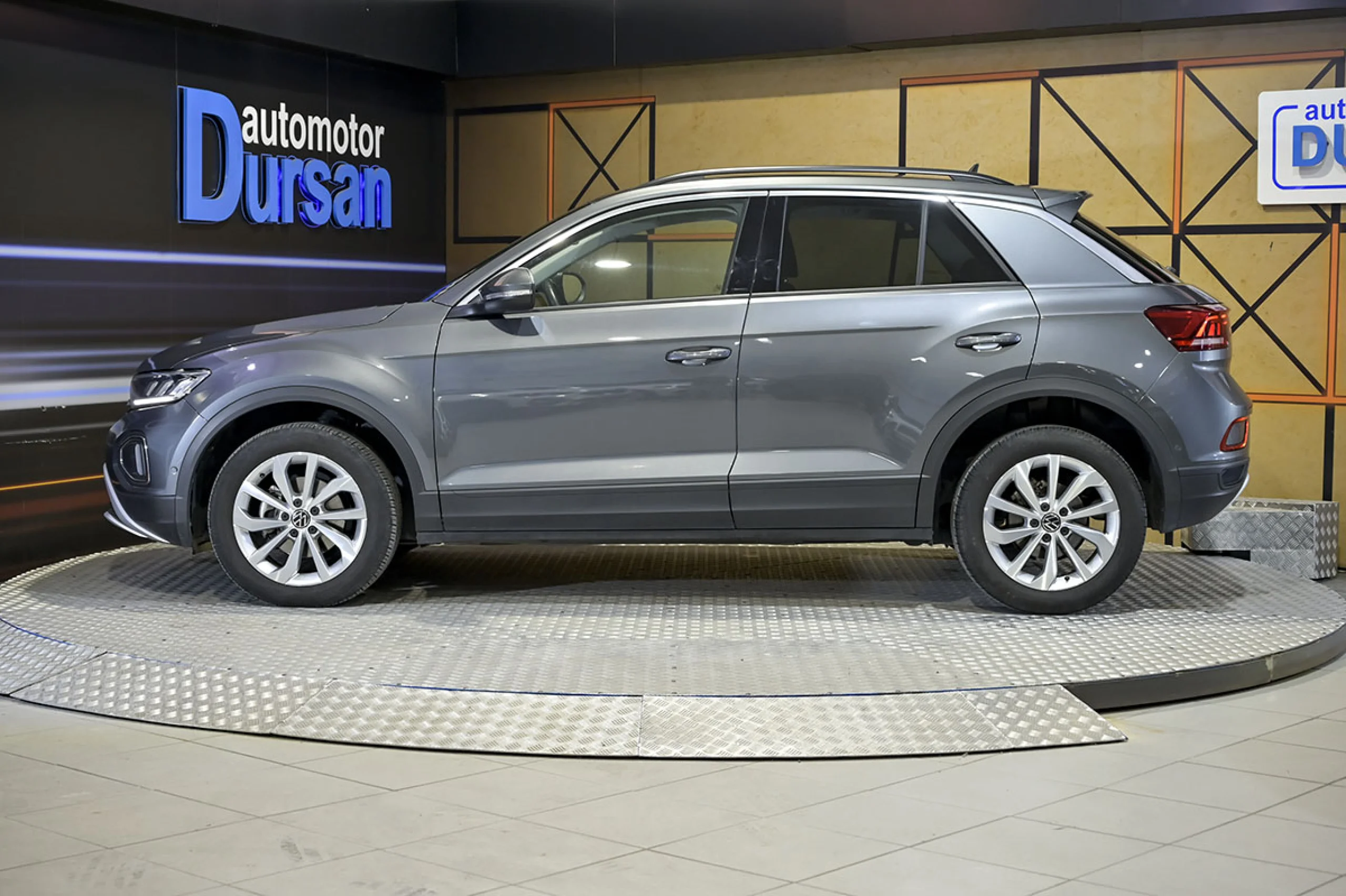 Volkswagen T-Roc Life 2.0 TDI 110kW 150CV - Foto 17