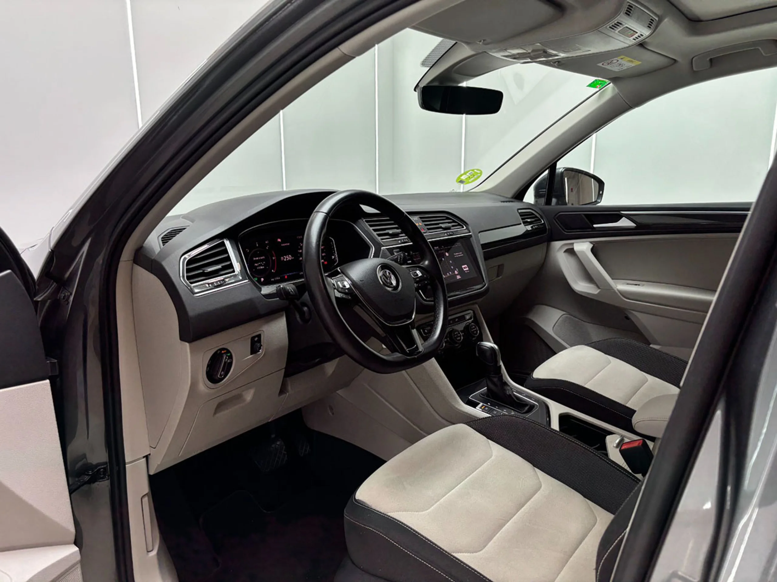 Volkswagen Tiguan Advance 2.0 TDI 110kW 150CV DSG - Foto 6