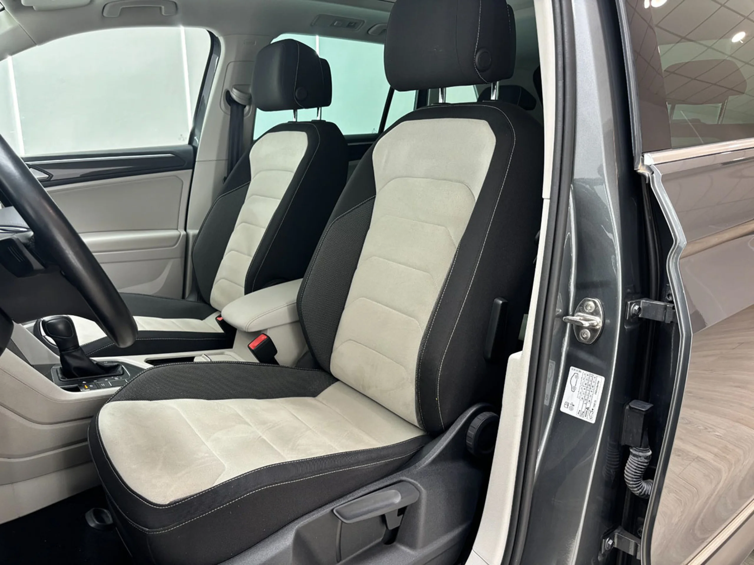 Volkswagen Tiguan Advance 2.0 TDI 110kW 150CV DSG - Foto 9