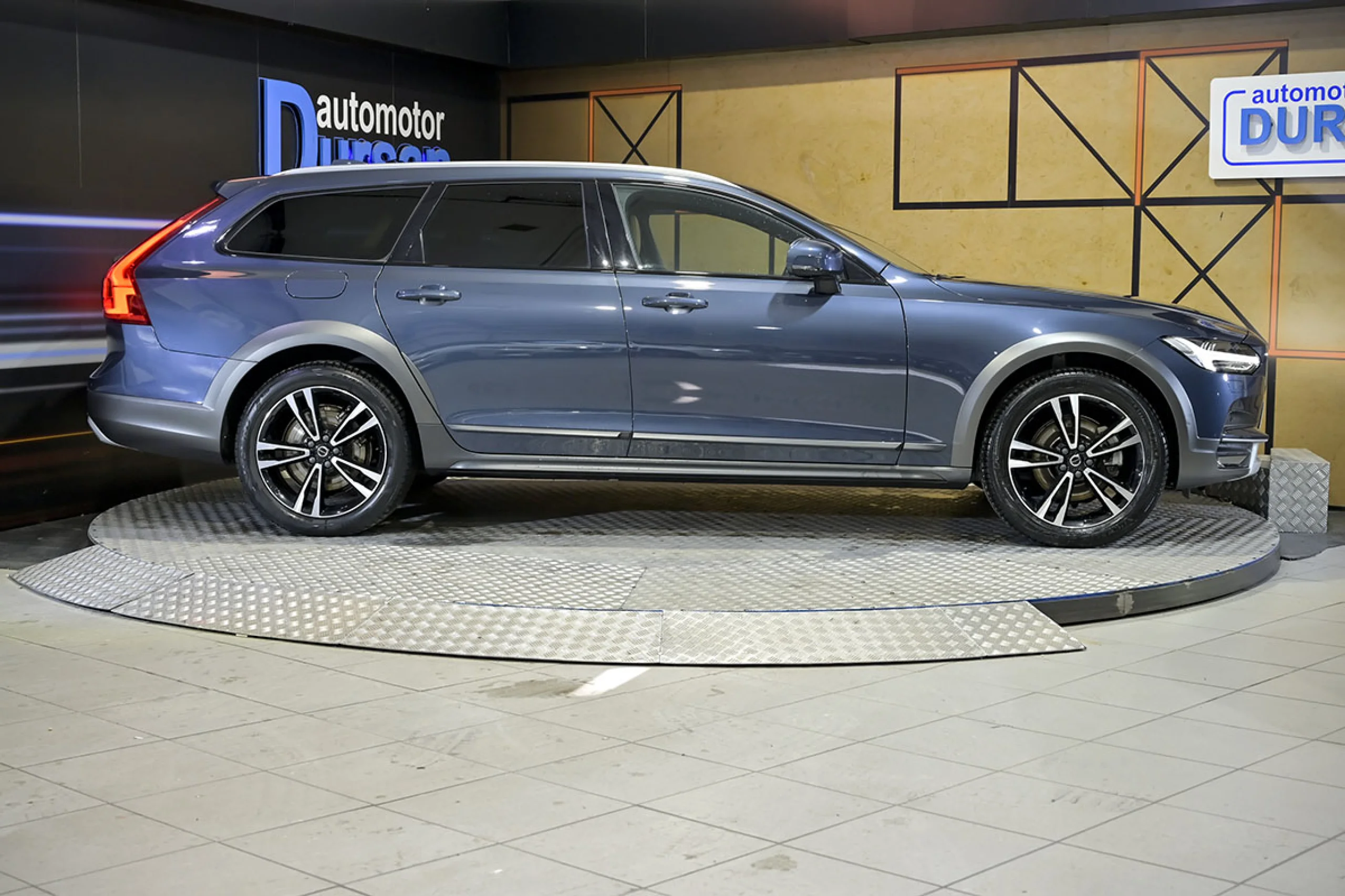 Volvo V90 Cross Country 2.0 D4 AWD Pro Auto - Foto 19