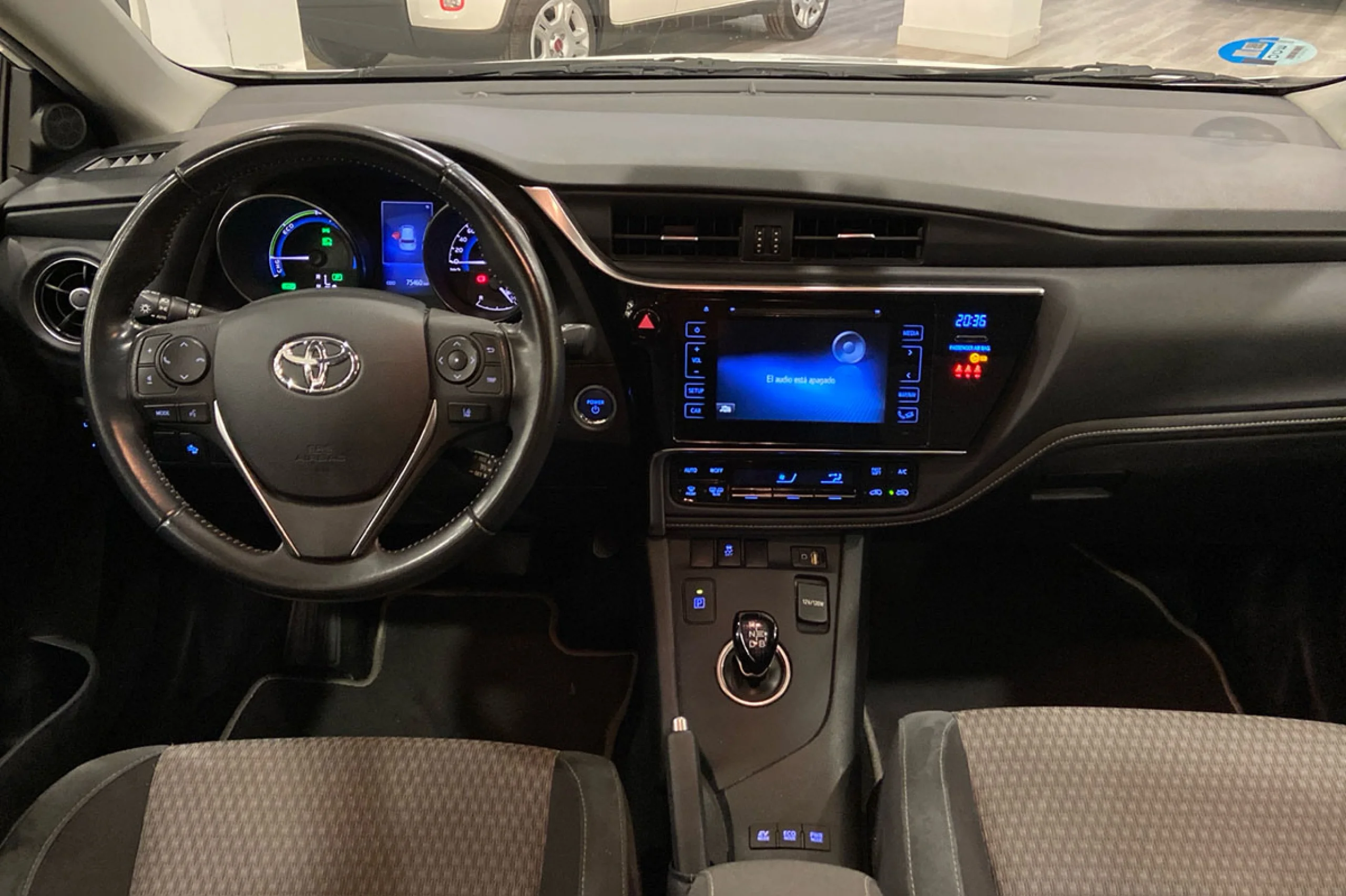 Toyota Auris 1.8 140H Hybrid Feel - Foto 8