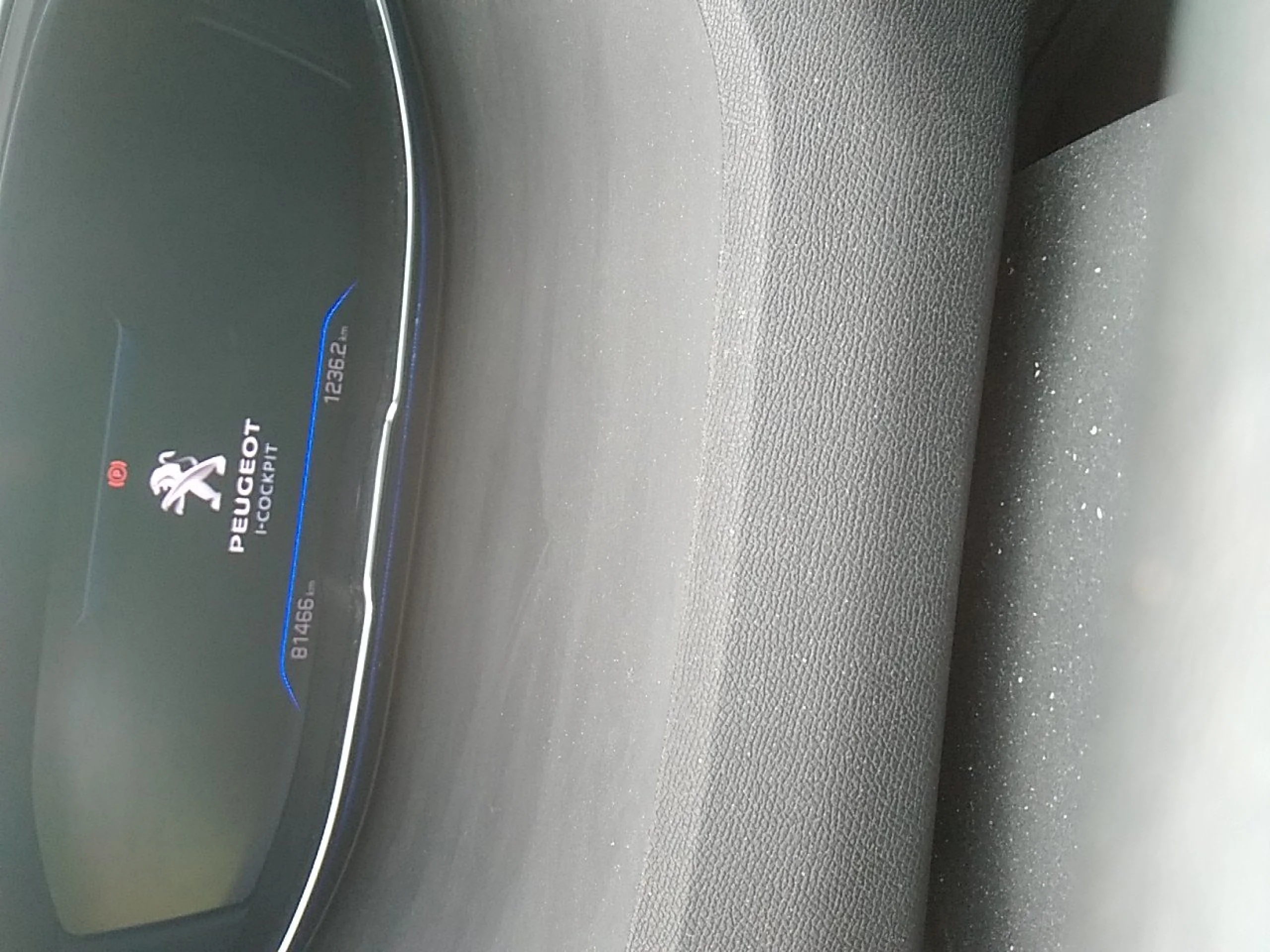 Peugeot 3008 1.5 BlueHDi 96kW (130CV) S&amp;S Active Pack - Foto 8