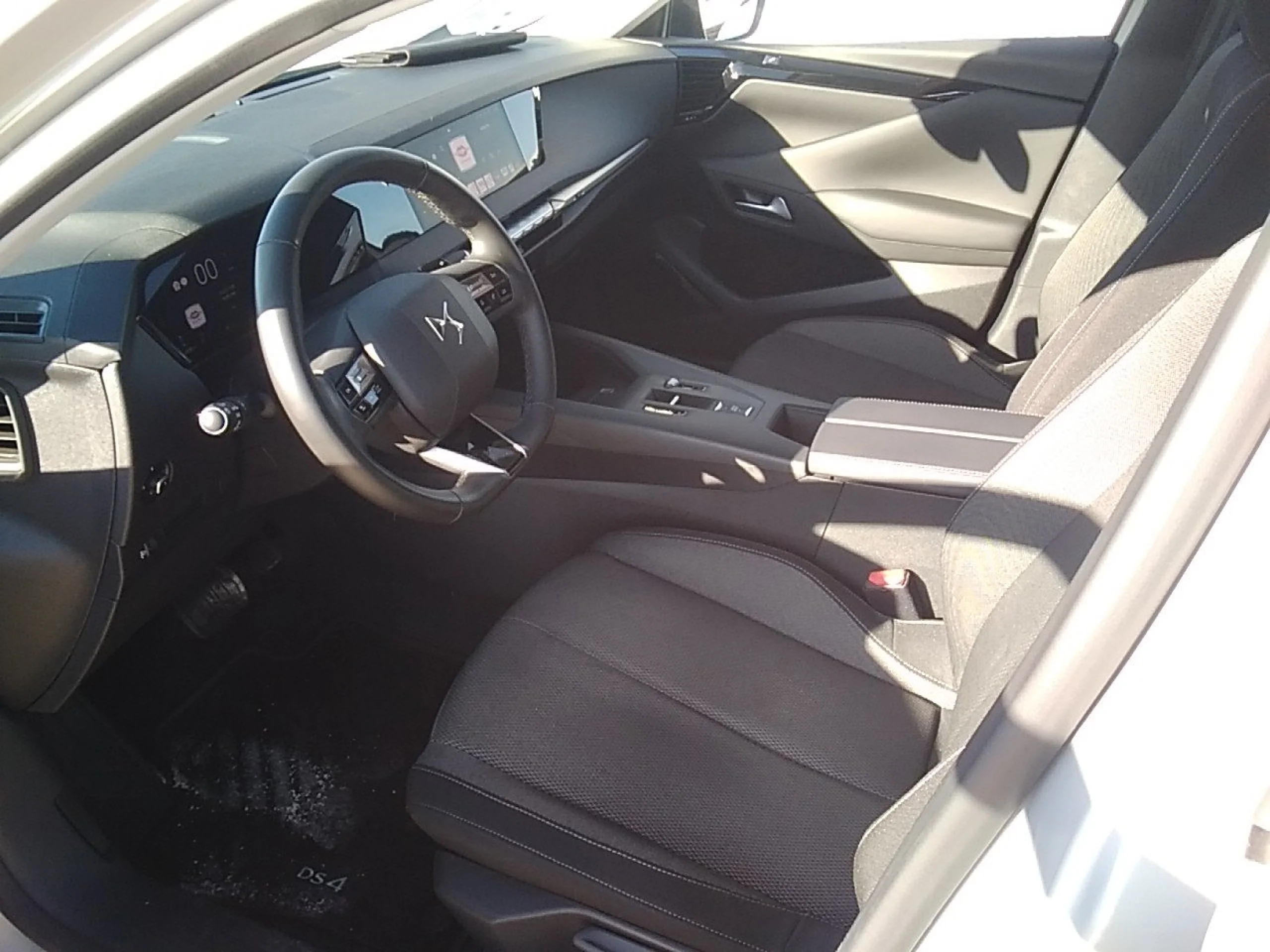 DS DS4 DS 4 BlueHDi 130 auto BASTILLE + - Foto 7