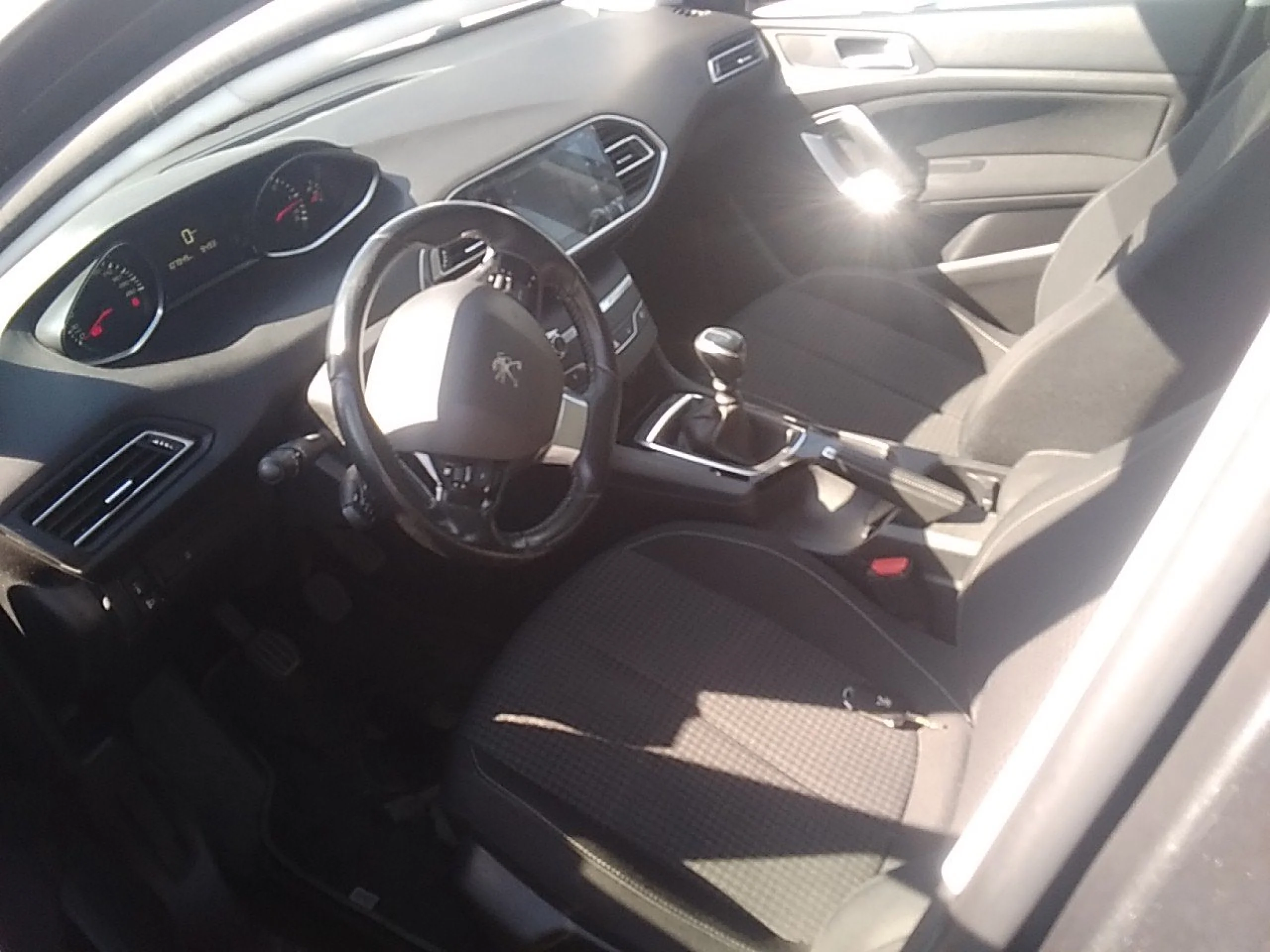 Peugeot 308 5p Business Line BlueHDi 75KW (100CV) - Foto 7