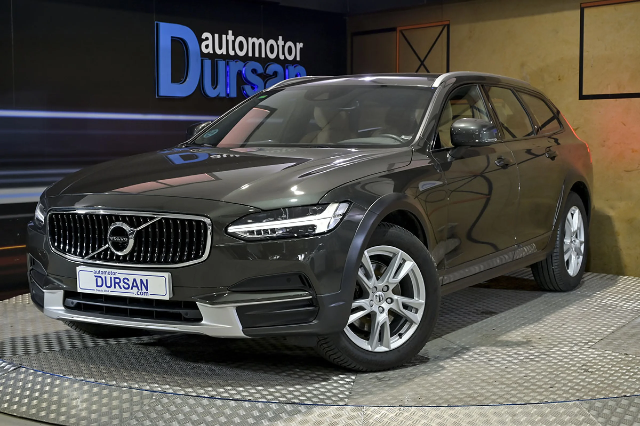 Volvo V90 Cross Country 2.0 D4 AWD Auto - Foto 1