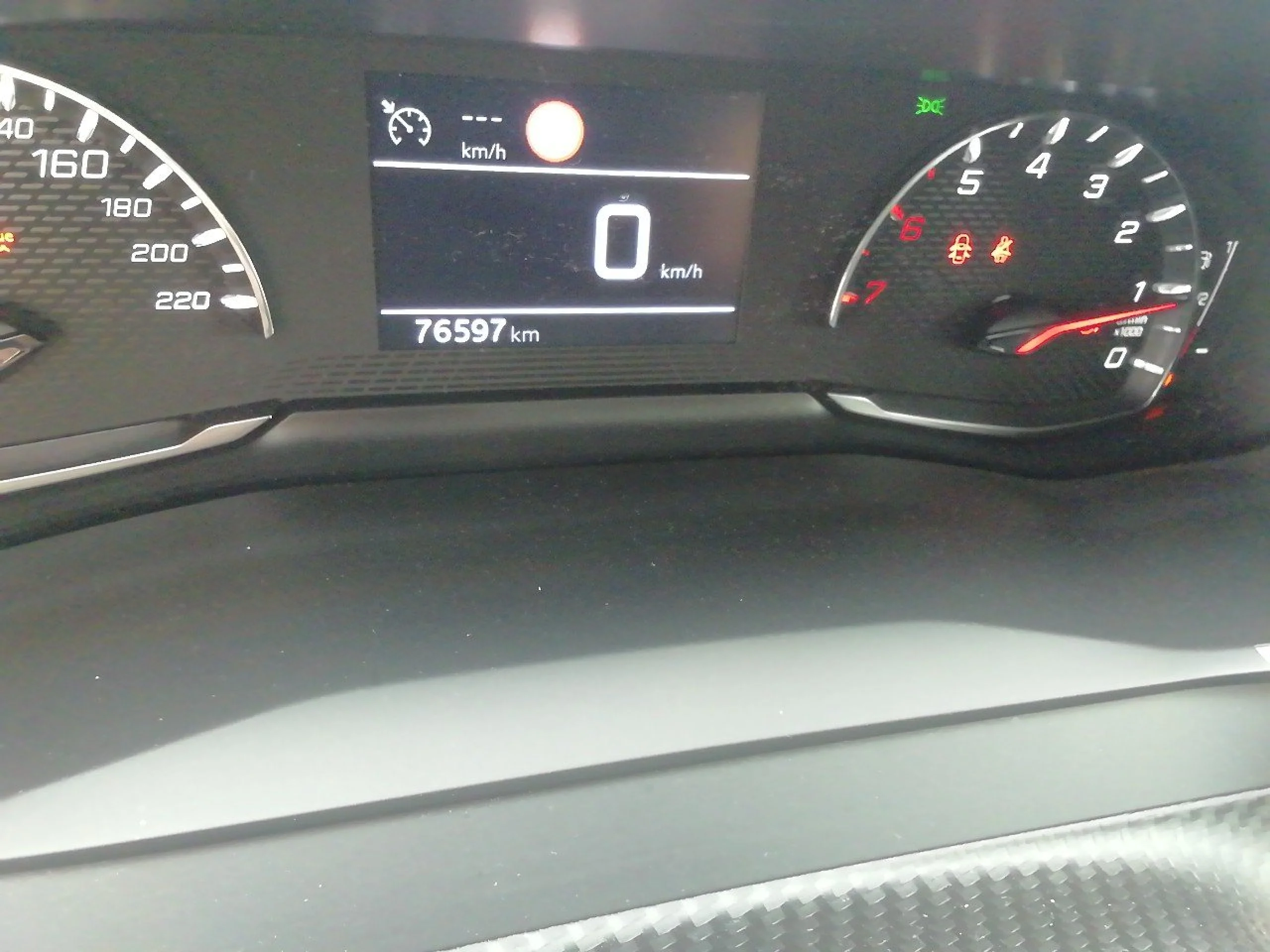 Peugeot 2008 Active Pack BlueHDI 81kW (110CV) - Foto 8