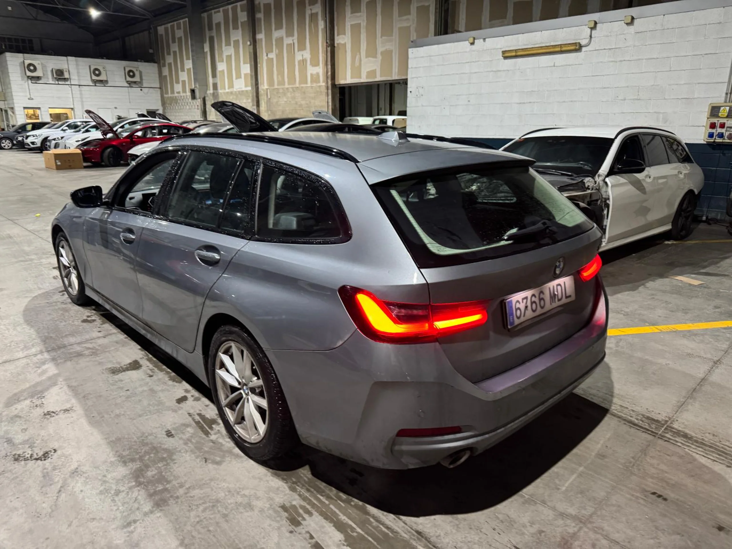 BMW 318 SERIES 3 318d Auto.Touring - Foto 2