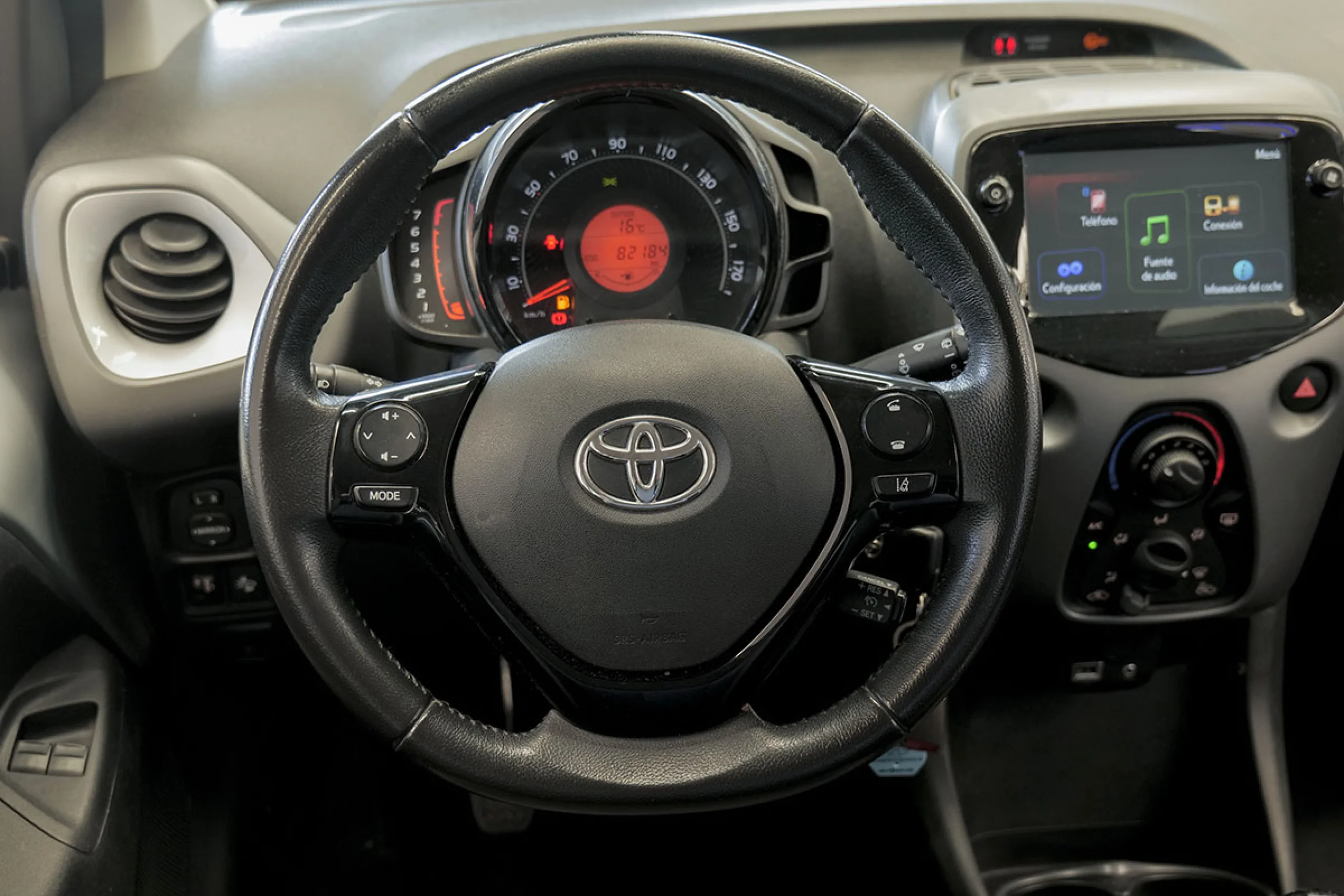 Toyota Aygo 1.0 70 xplay - Foto 24