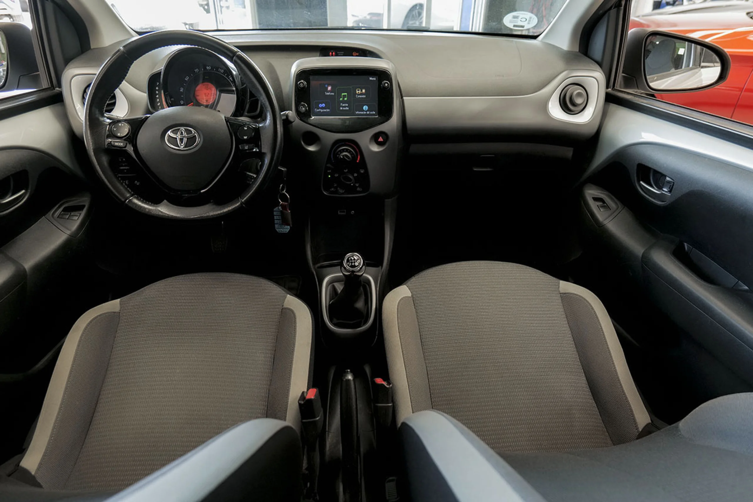 Toyota Aygo 1.0 70 xplay - Foto 6