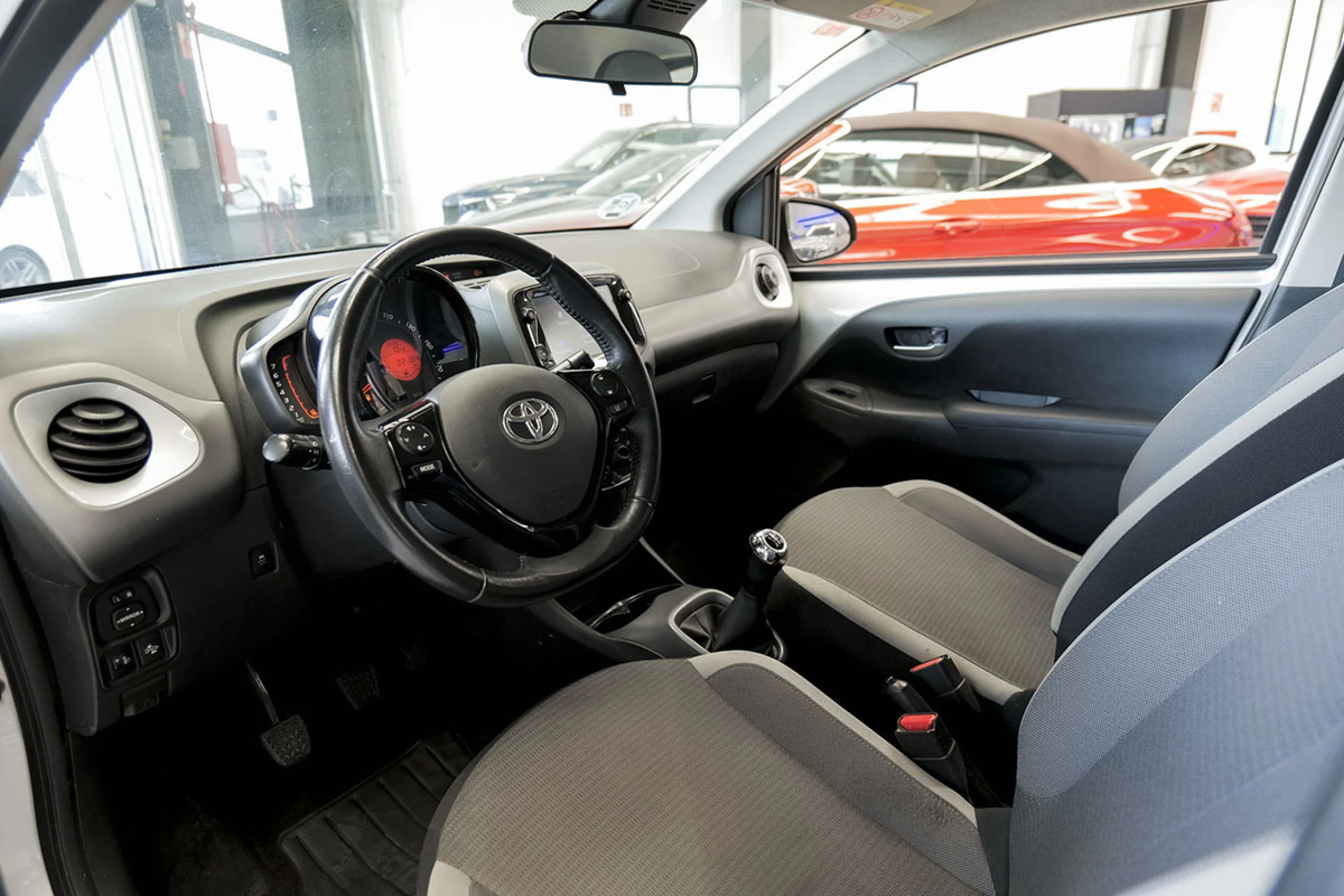 Toyota Aygo 1.0 70 xplay - Foto 4