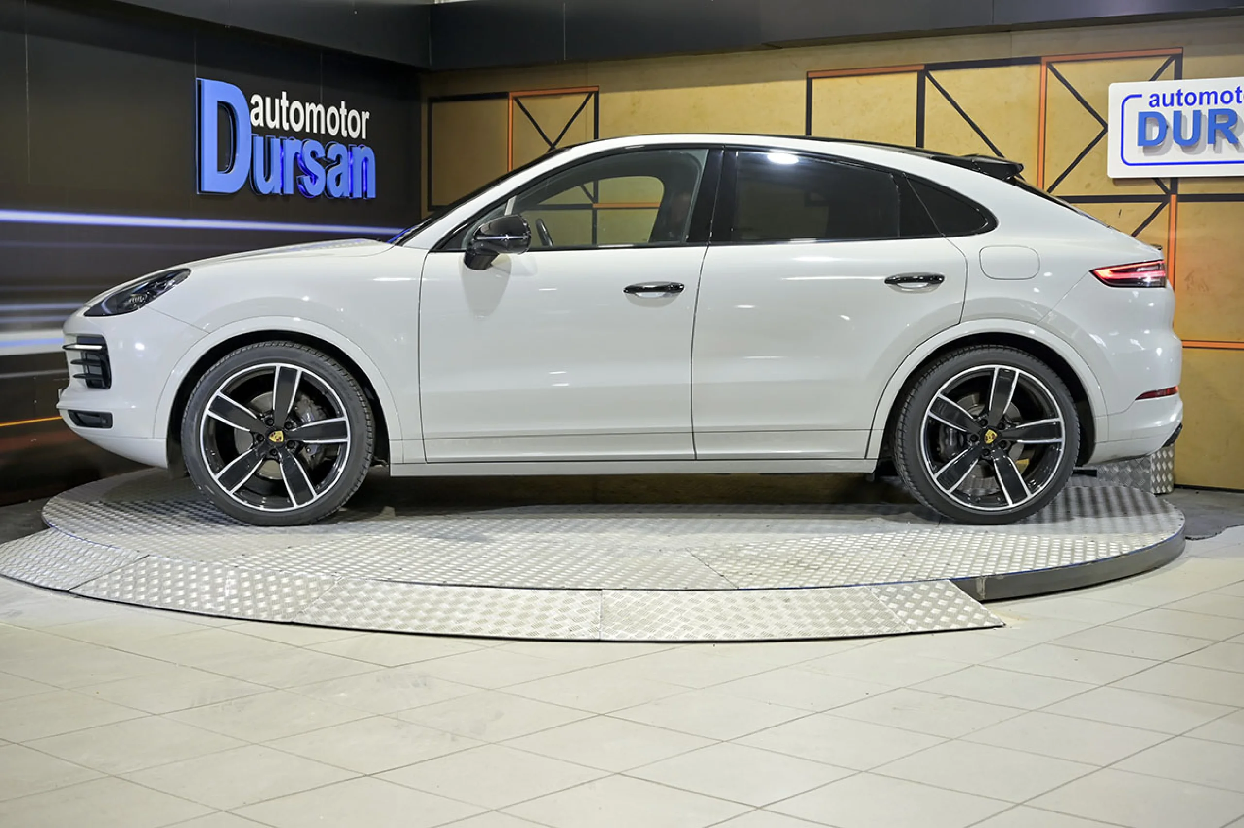 Porsche Cayenne Coupé EHybrid - Foto 17