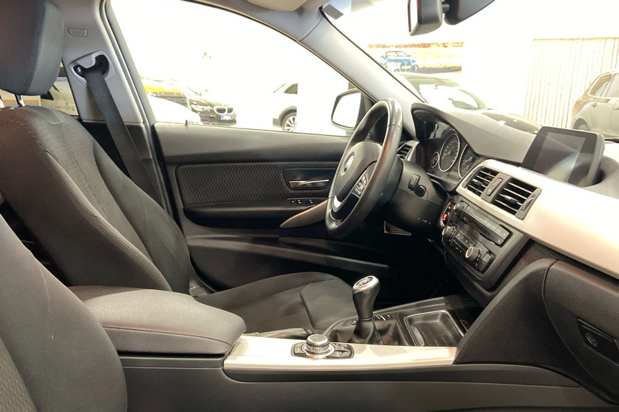 BMW 318 Serie 3 318d - Foto 9