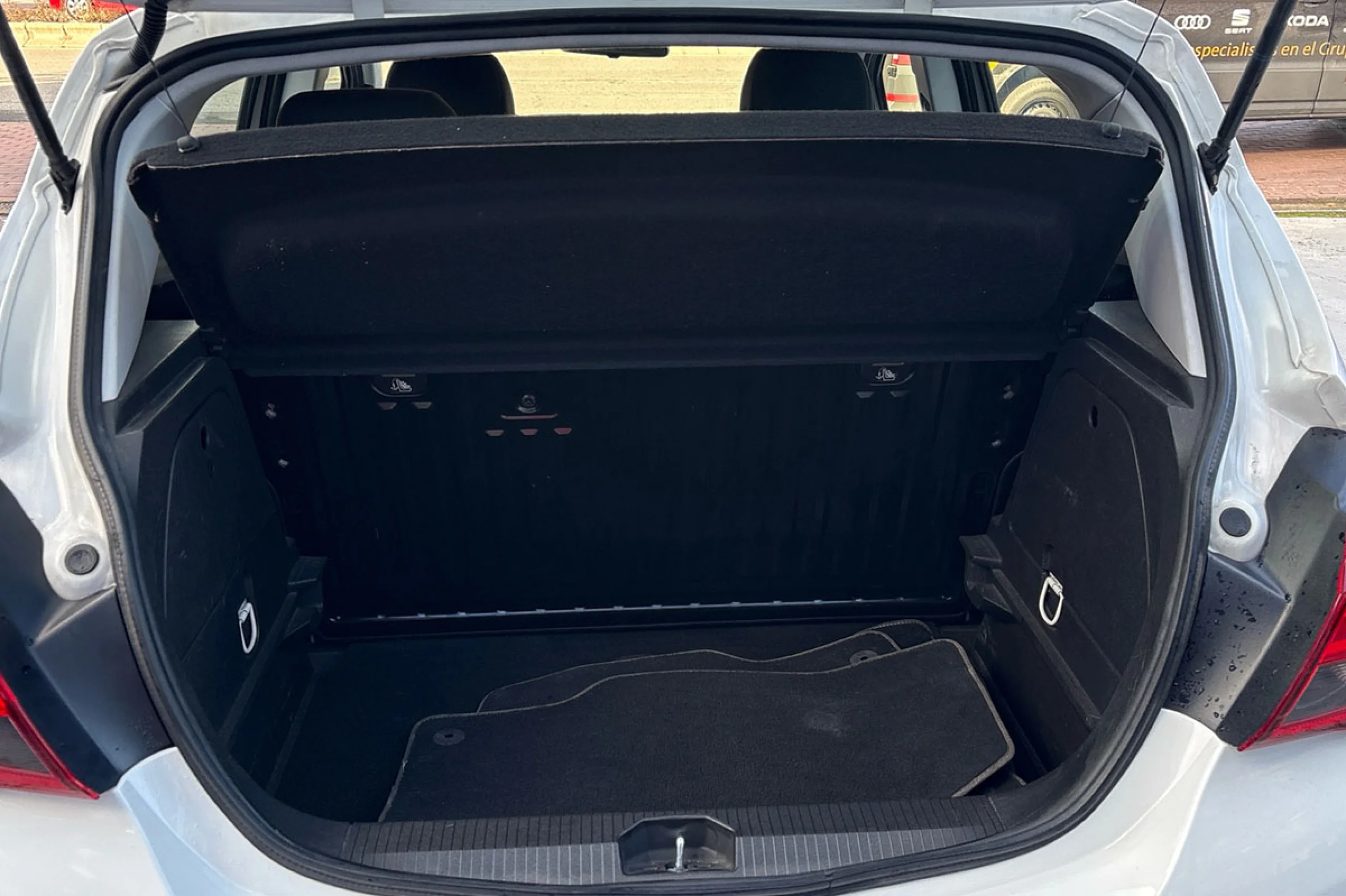 Opel Corsa 1.4 66kW 90CV Selective GLP - Foto 11